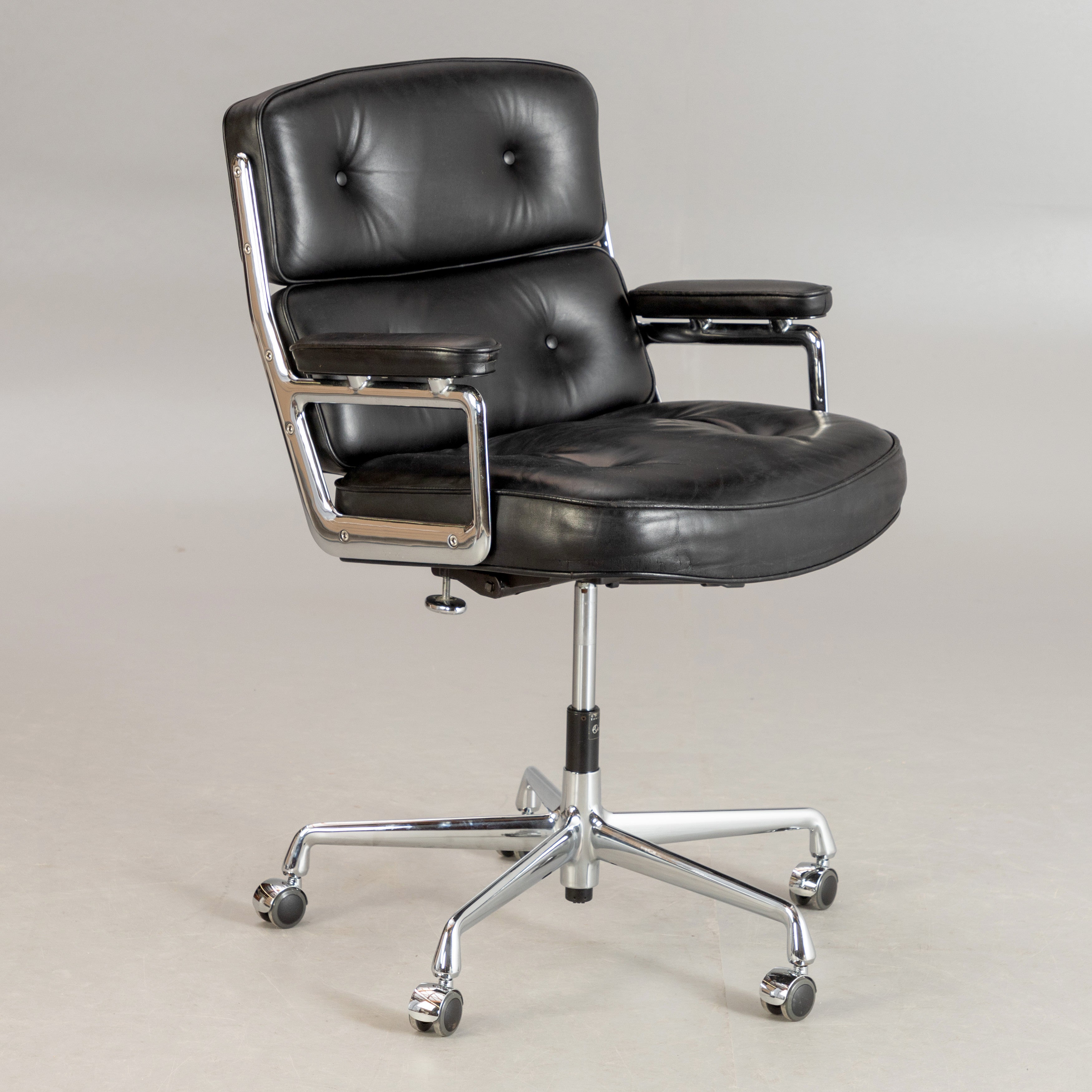 Charles & Ray Eames ES 104 Lobby Chair for Herman Miller
