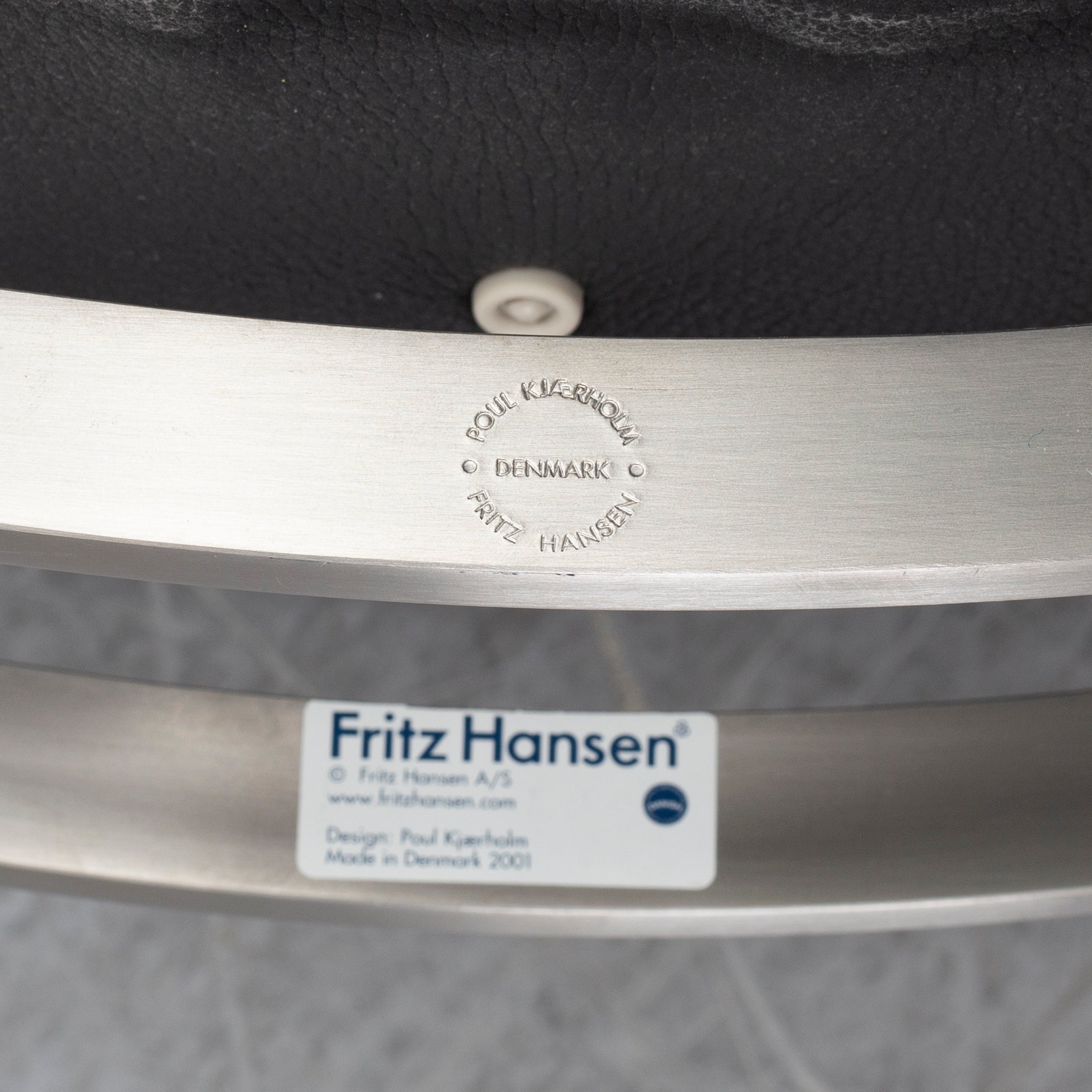 Pair of PK22 Lounge Chairs by Poul Kjærholm for Fritz Hansen