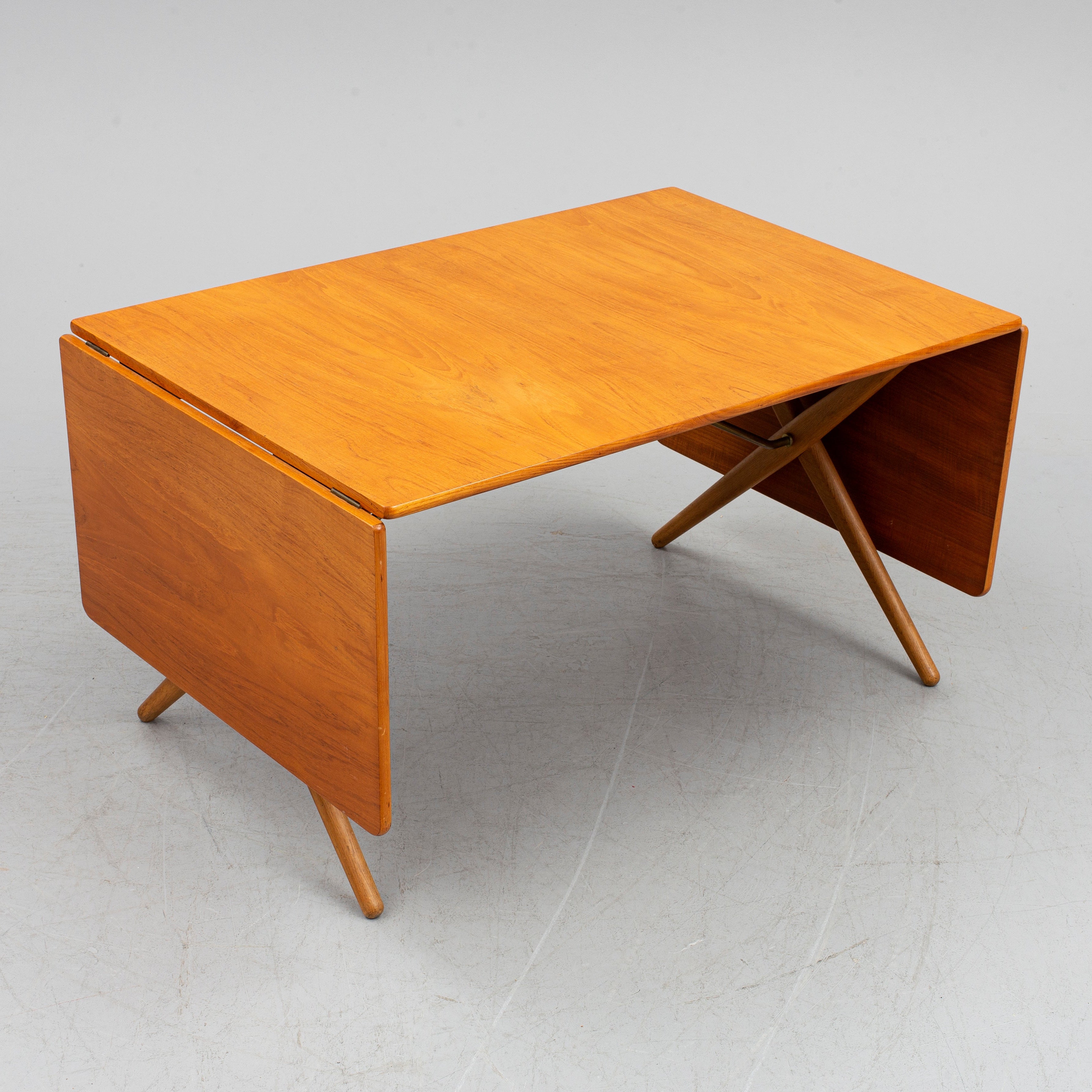 Hans J. Wegner AT-304 Drop-Leaf Dining Table for Andreas Tuck in Teak