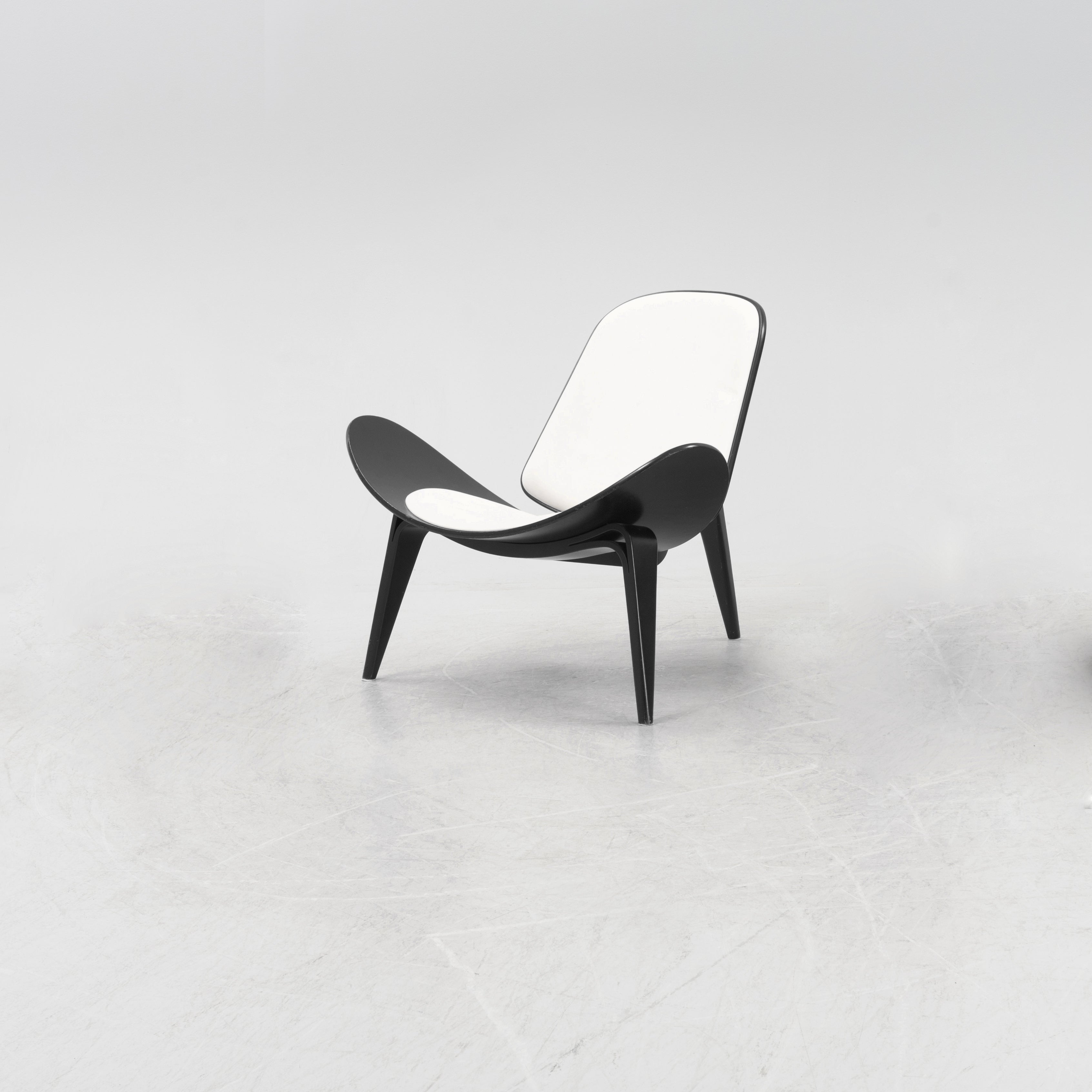 Hans J. Wegner CH07 Shell Chairs for Carl Hansen & Søn, Denmark, Pair