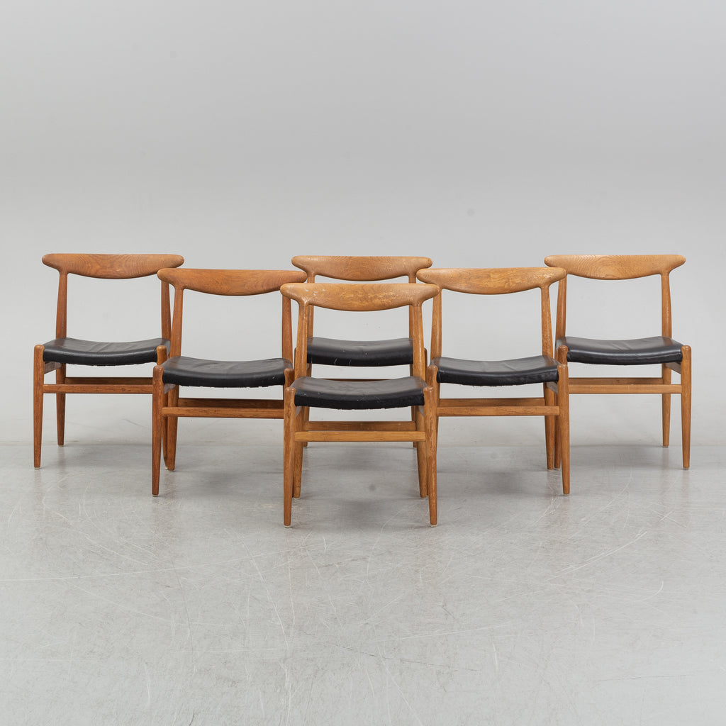 Hans J. Wegner W2 Dining Chairs and AT-312 Extension Table for C.M. Madsen & Andreas Tuck