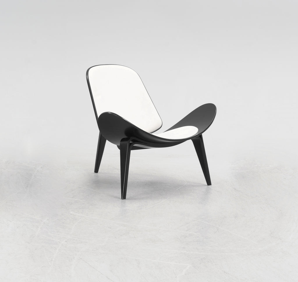 Hans J. Wegner CH07 Shell Chairs for Carl Hansen & Søn, Denmark, Pair