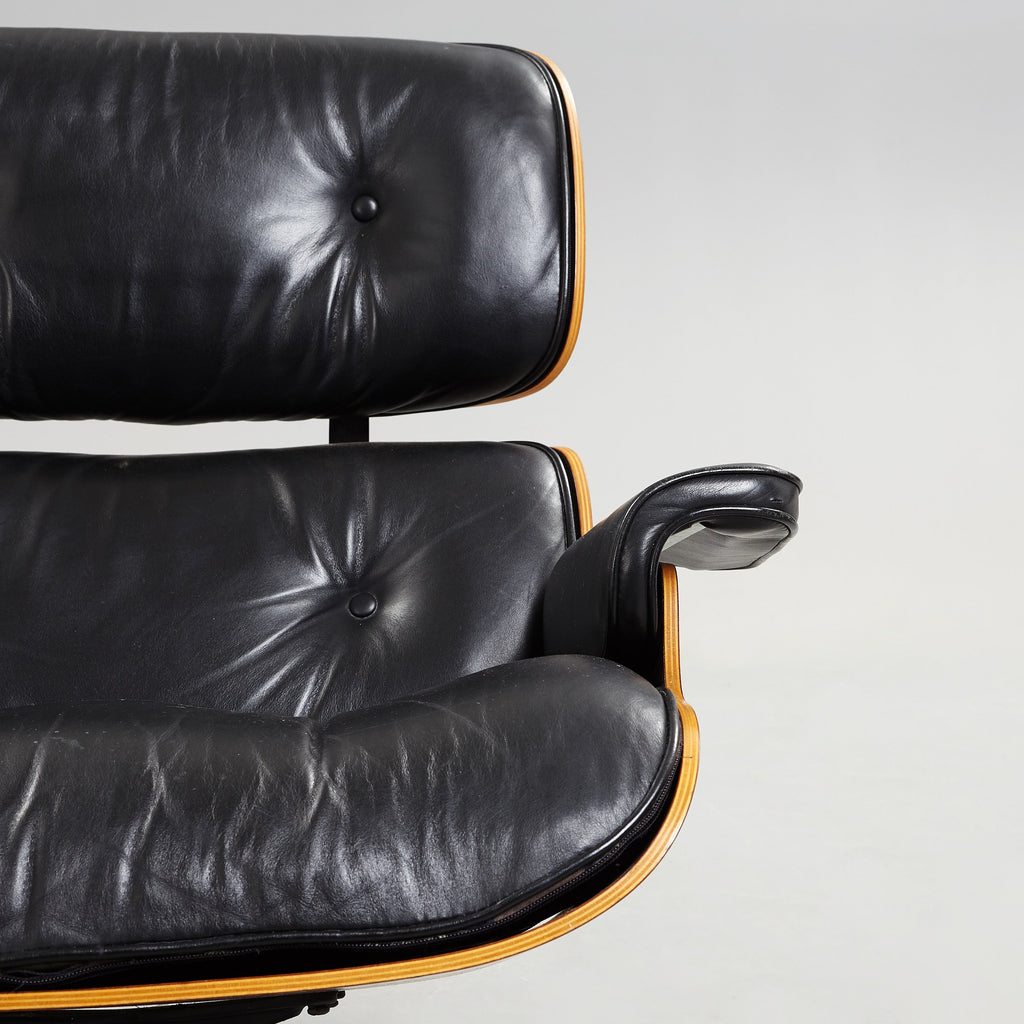 Charles & Ray Eames Lounge Chair and Ottoman for Herman Miller in Rosewood