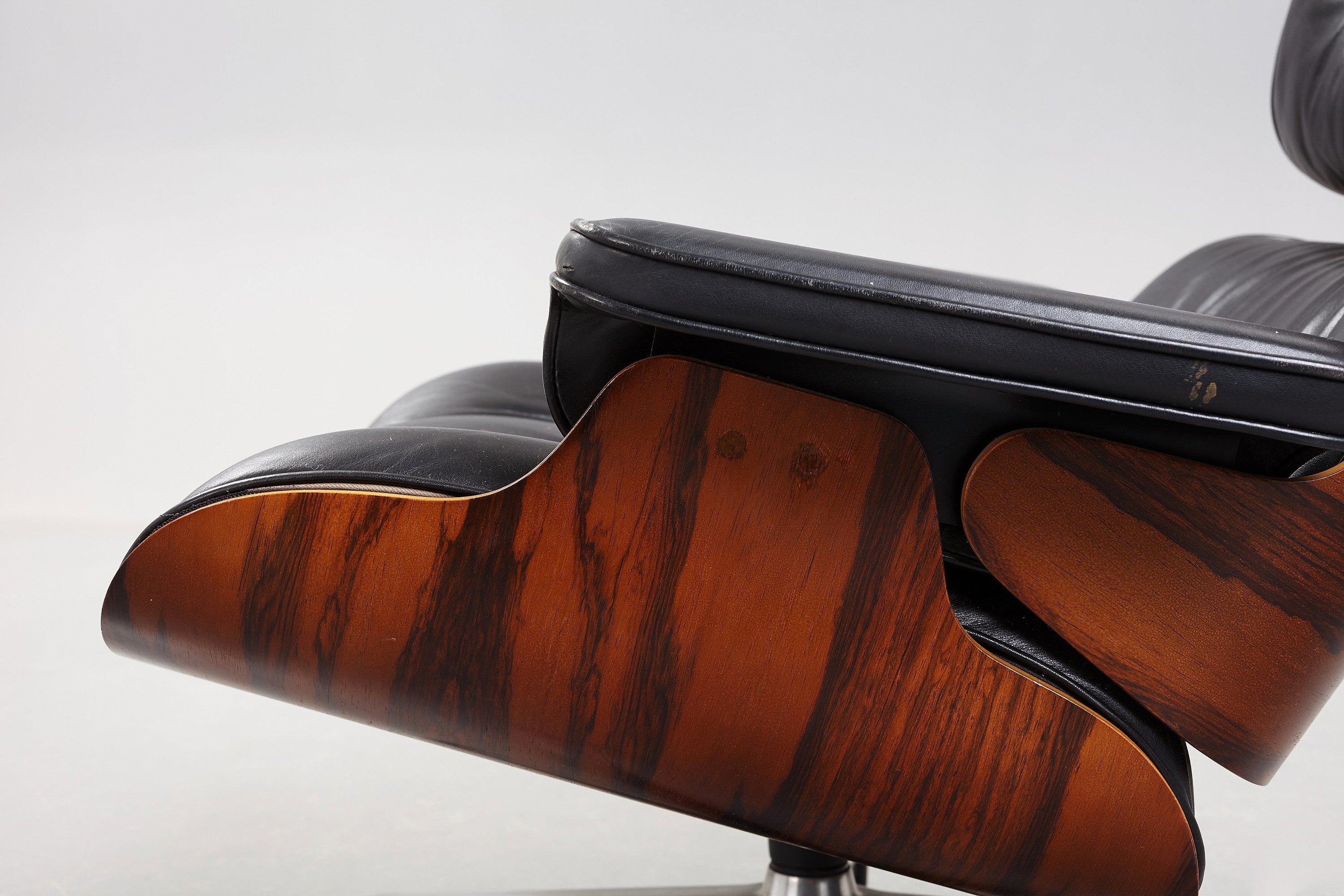 Charles & Ray Eames Lounge Chair and Ottoman for Herman Miller in Rosewood