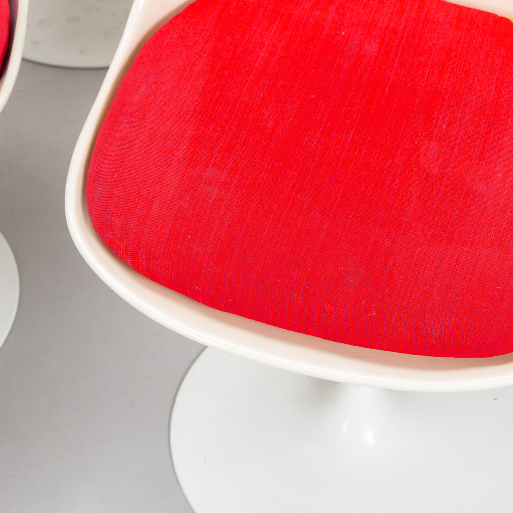 Tulip Dining Set by Eero Saarinen for Knoll International