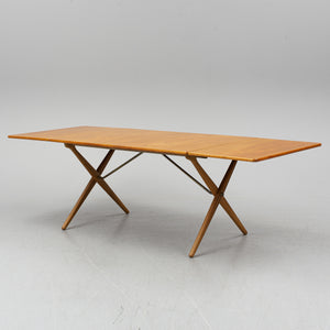 Hans J. Wegner AT-304 Drop-Leaf Dining Table for Andreas Tuck in Teak