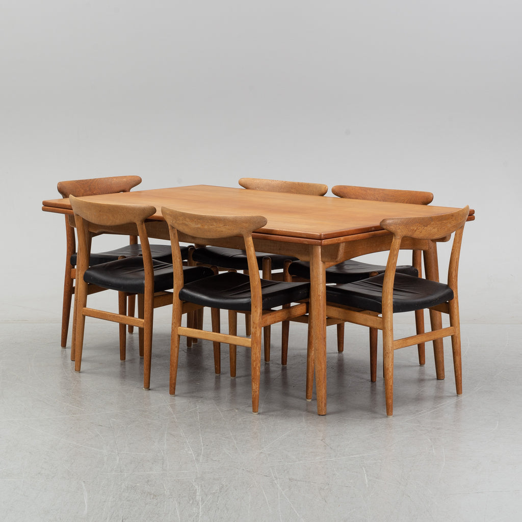 Hans J. Wegner W2 Dining Chairs and AT-312 Extension Table for C.M. Madsen & Andreas Tuck