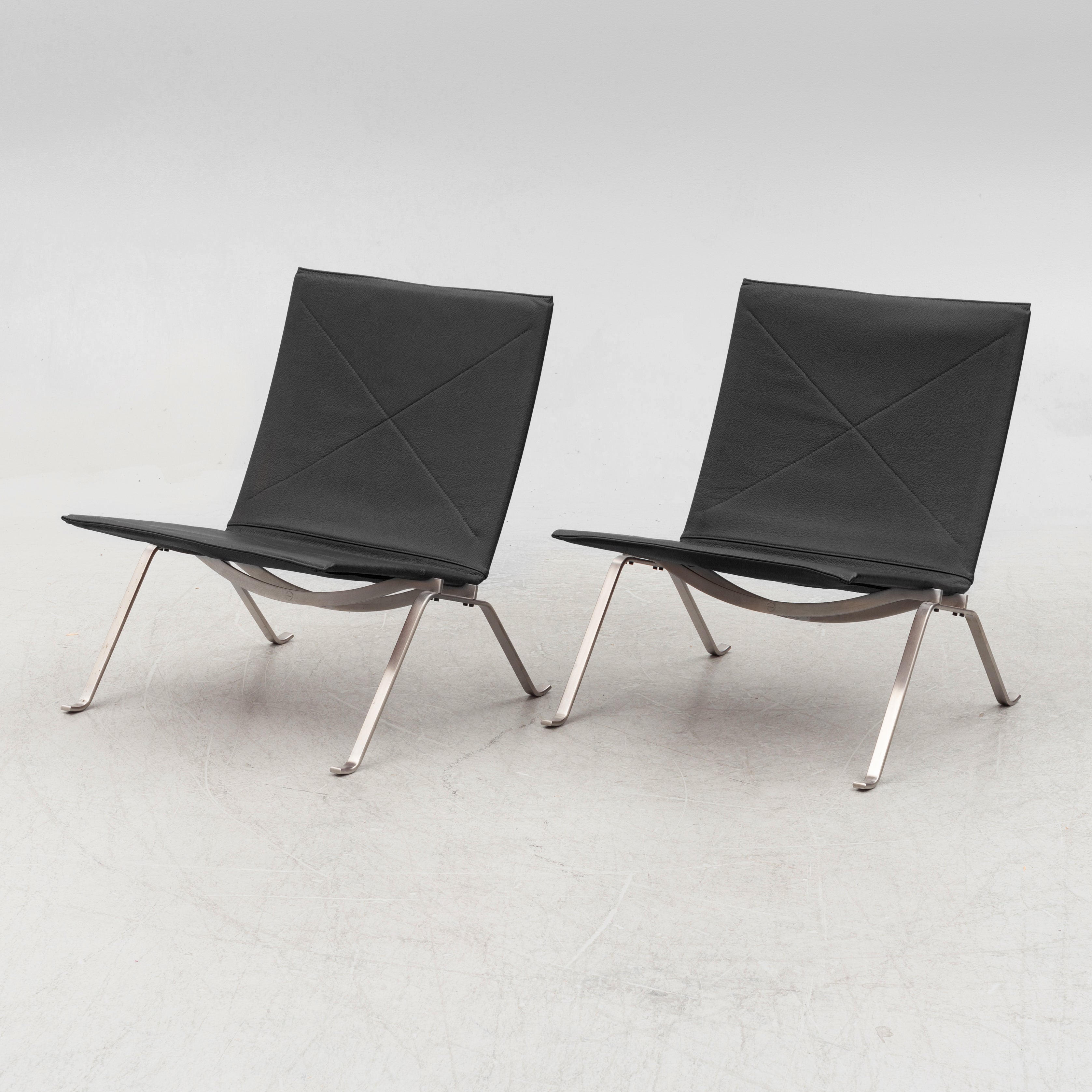 Pair of PK22 Lounge Chairs by Poul Kjærholm for Fritz Hansen