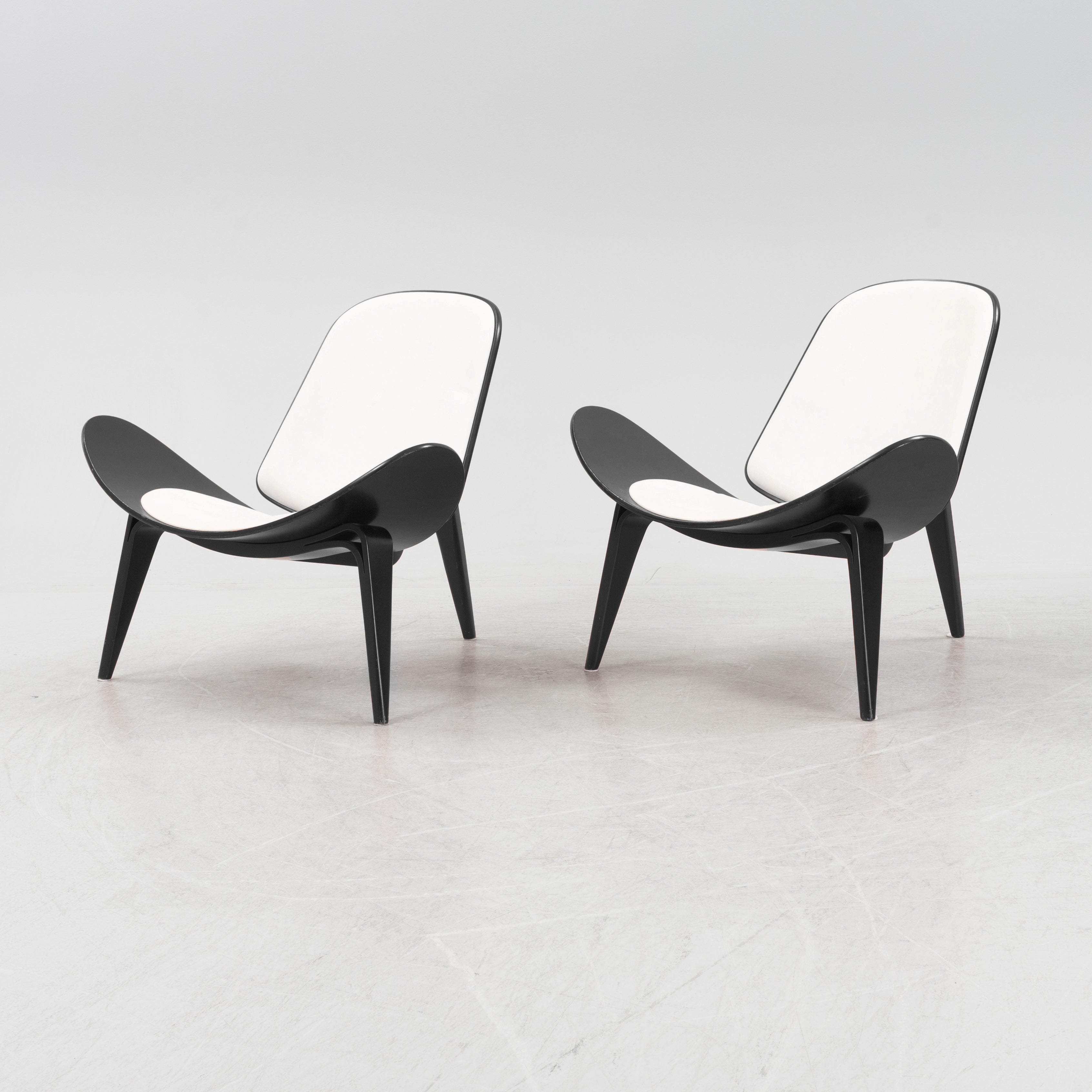Hans J. Wegner CH07 Shell Chairs for Carl Hansen & Søn, Denmark, Pair