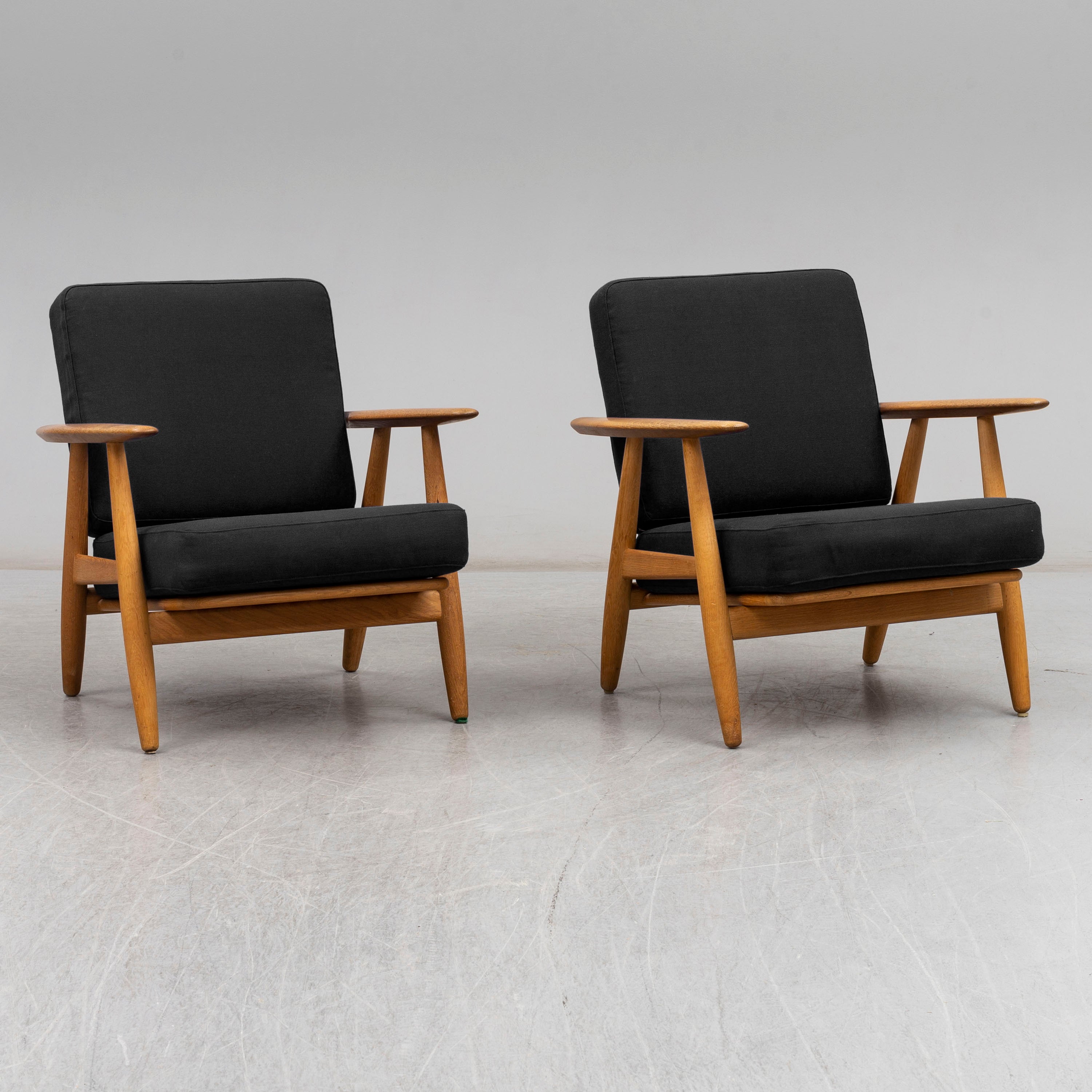 Hans J. Wegner GE-240 “Cigar” Armchairs for Getama, Denmark, Pair