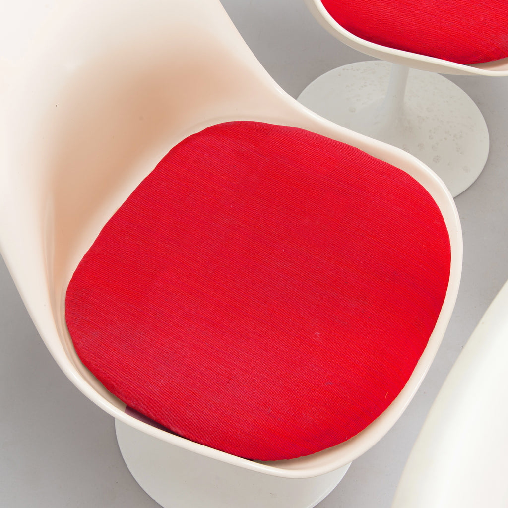 Tulip Dining Set by Eero Saarinen for Knoll International
