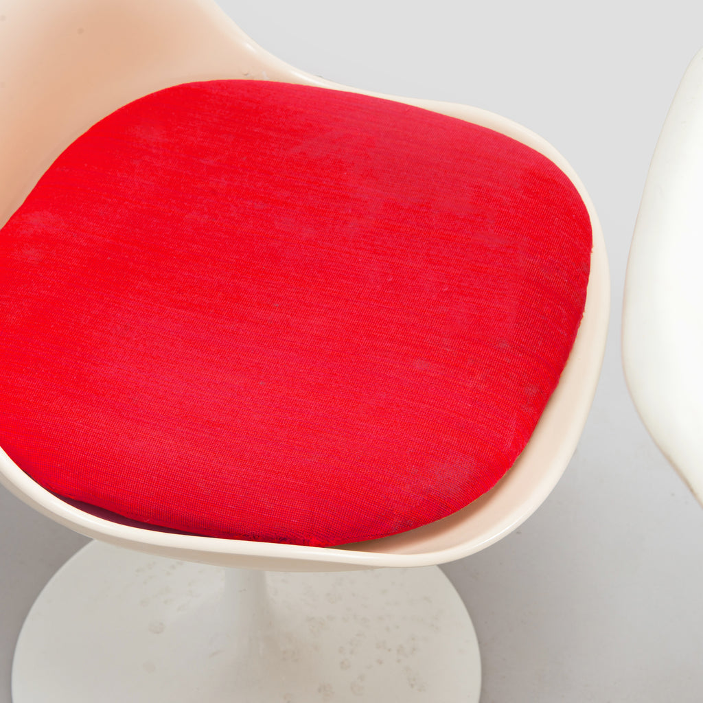 Tulip Dining Set by Eero Saarinen for Knoll International