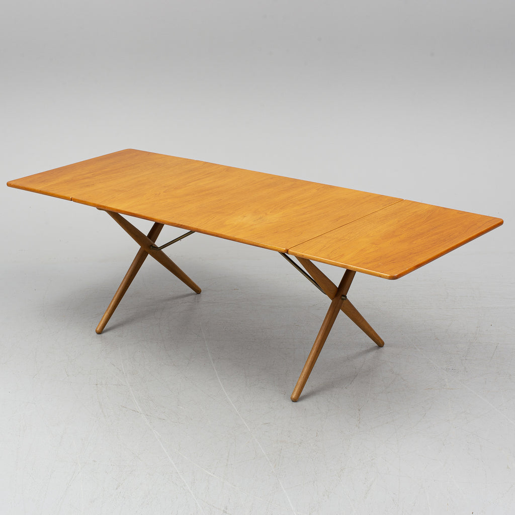 Hans J. Wegner AT-304 Drop-Leaf Dining Table for Andreas Tuck in Teak