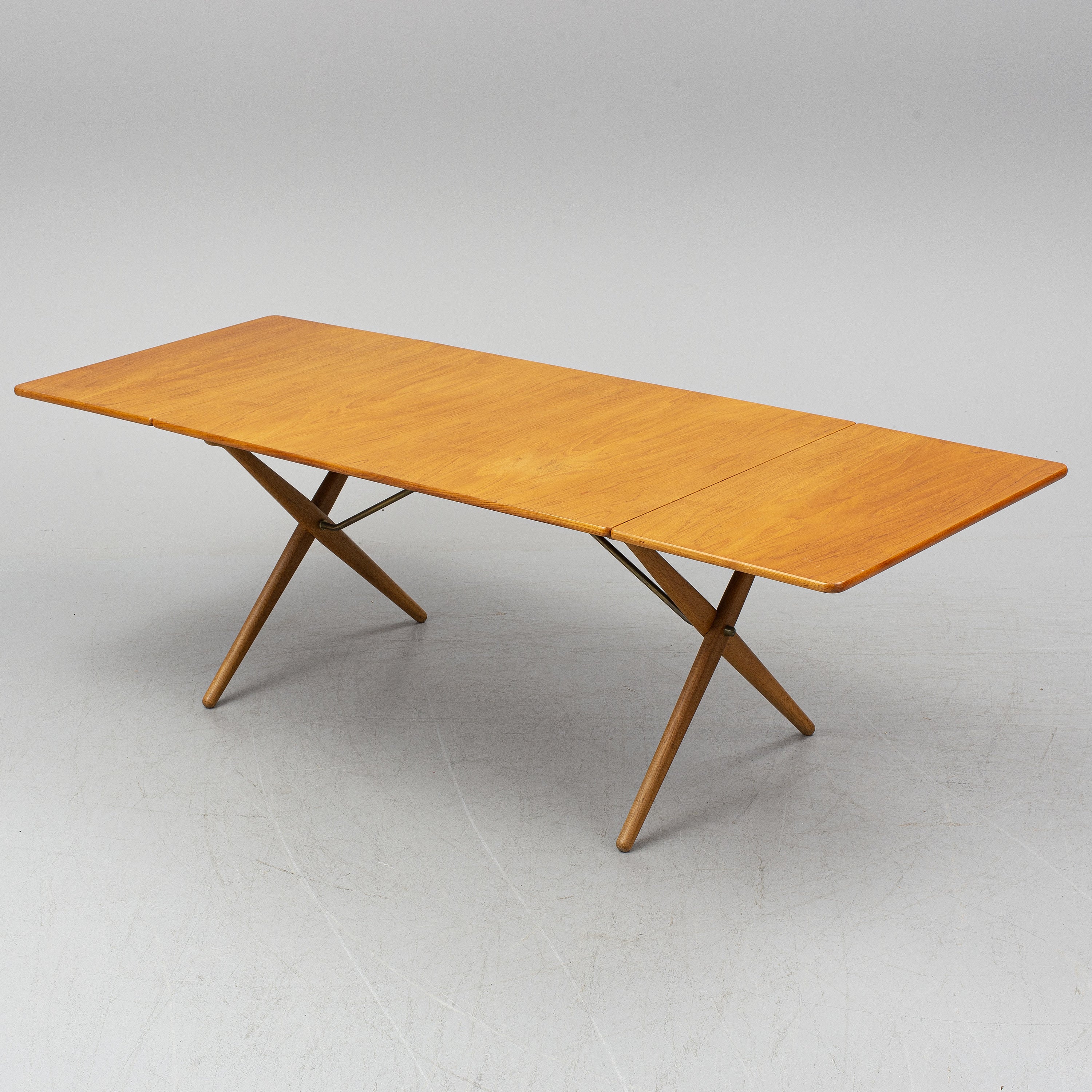 Hans J. Wegner AT-304 Drop-Leaf Dining Table for Andreas Tuck in Teak