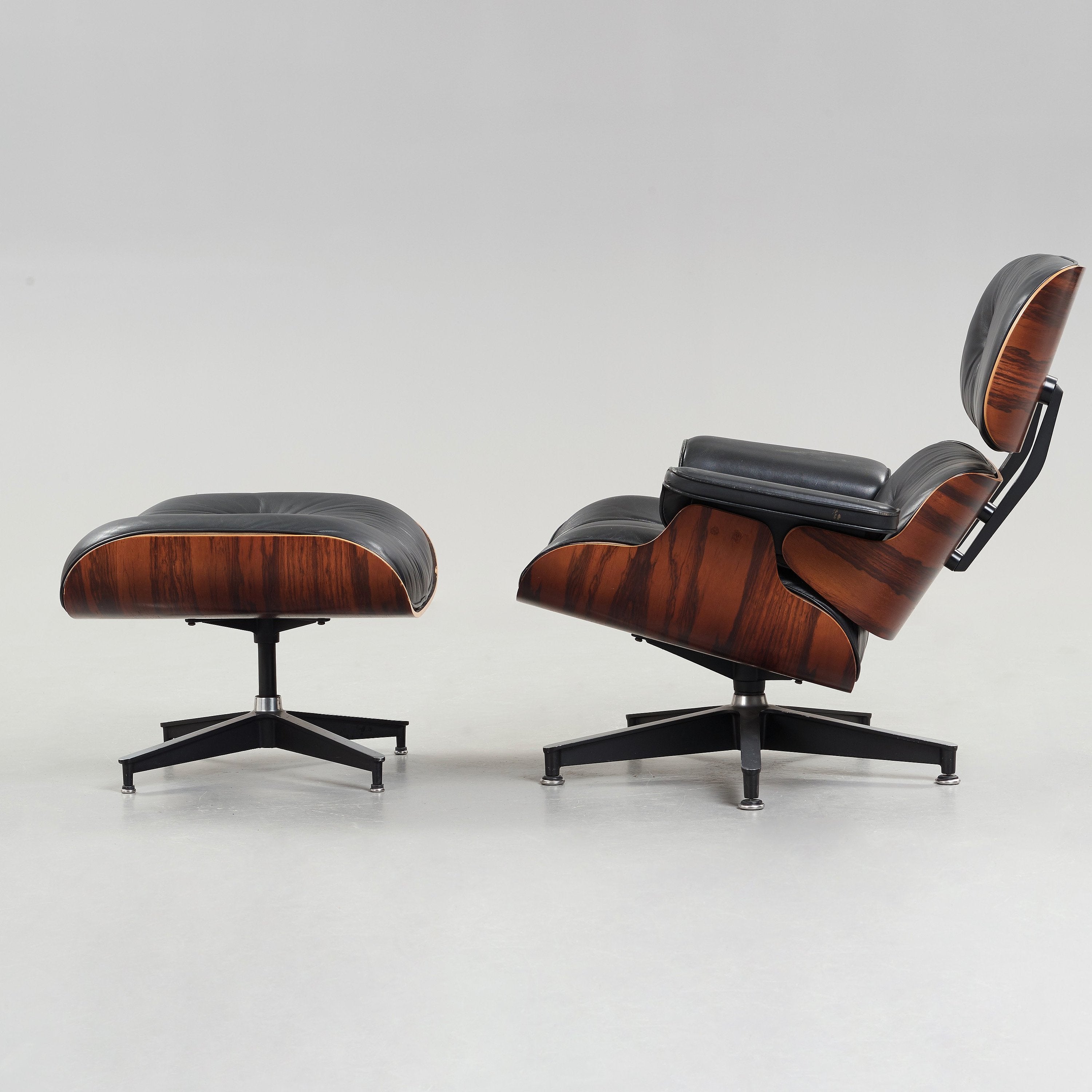 Charles & Ray Eames Lounge Chair and Ottoman for Herman Miller in Rosewood