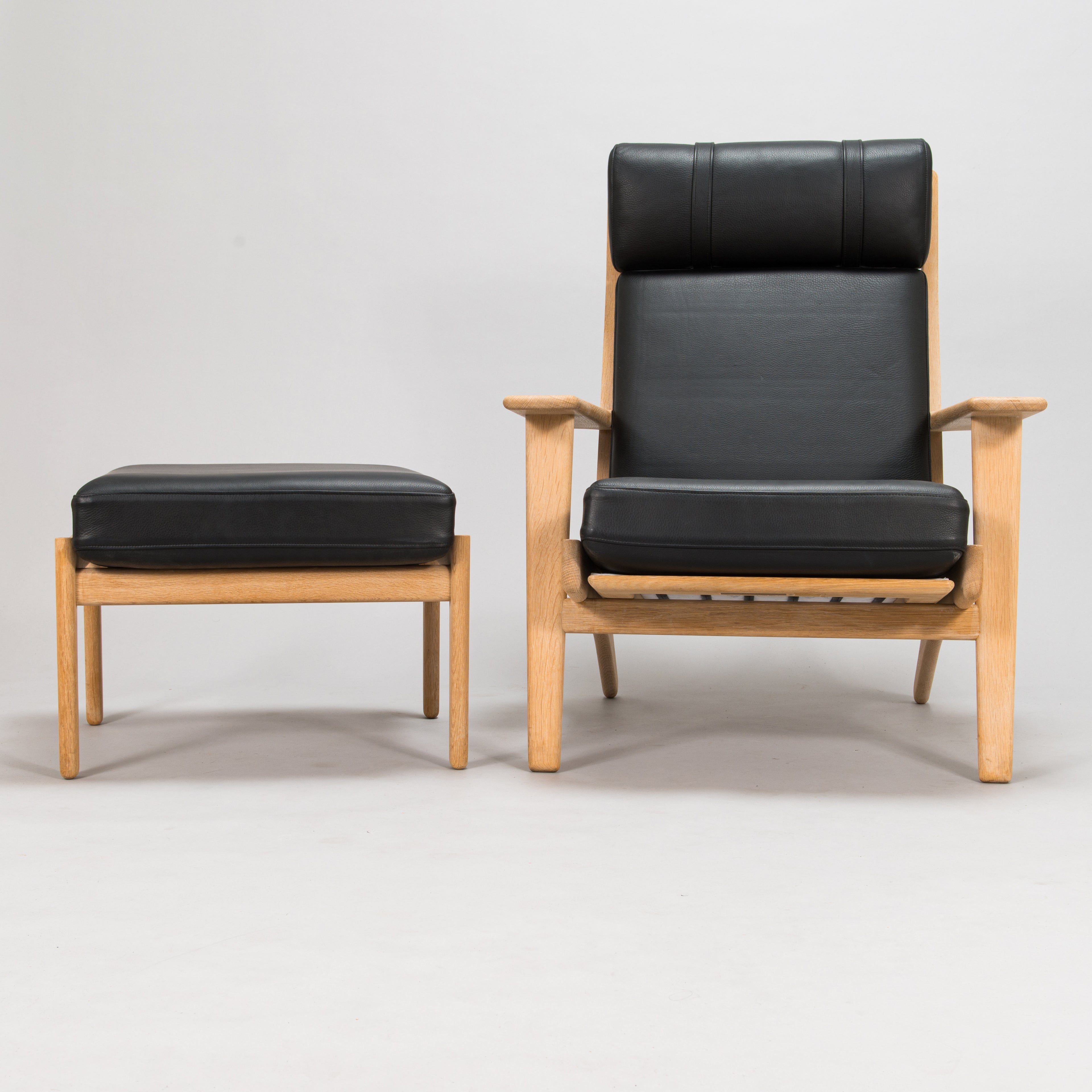 Hans J. Wegner GE-290A Lounge Chair and Ottoman for Getama in Black Leather