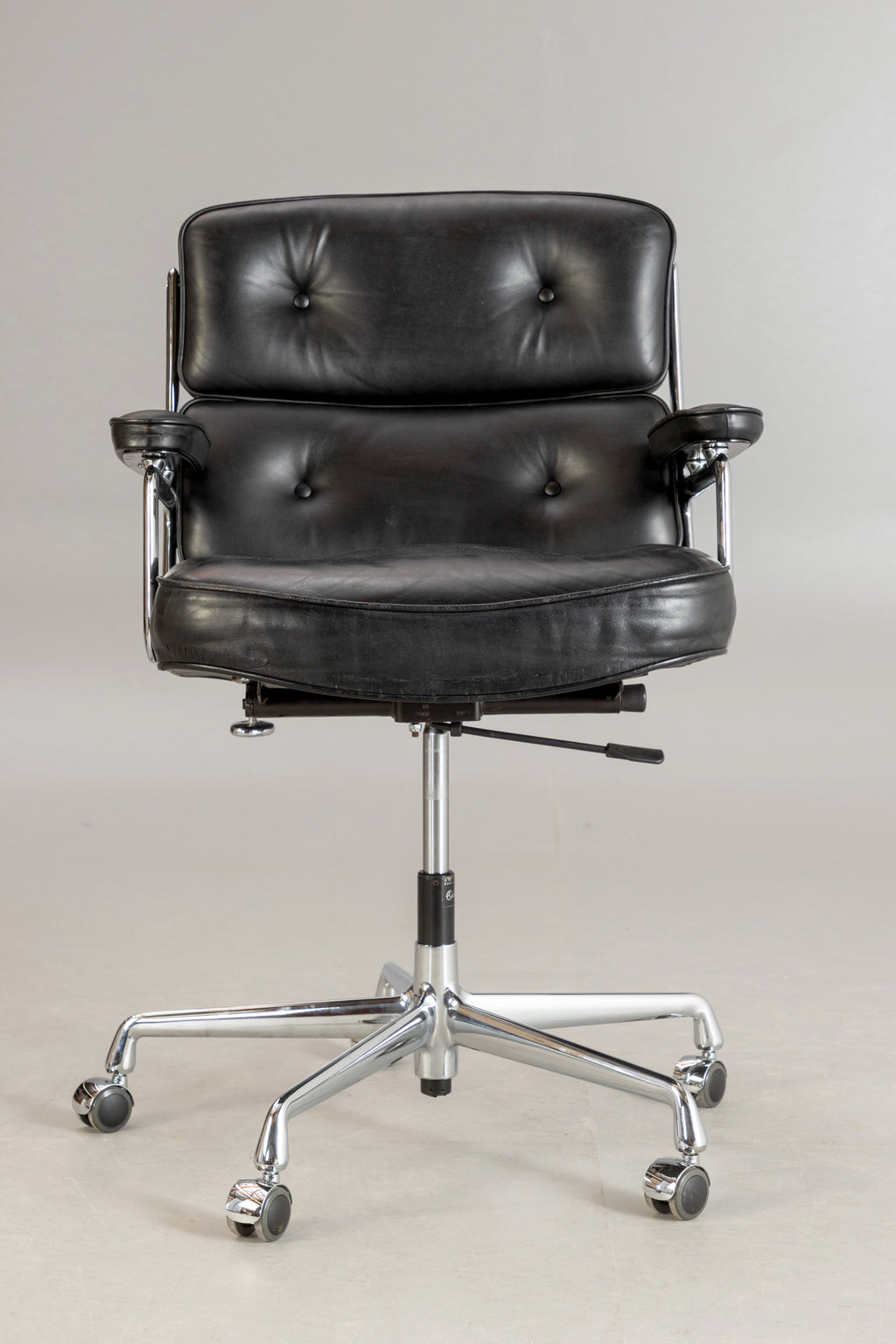 Charles & Ray Eames ES 104 Lobby Chair for Herman Miller