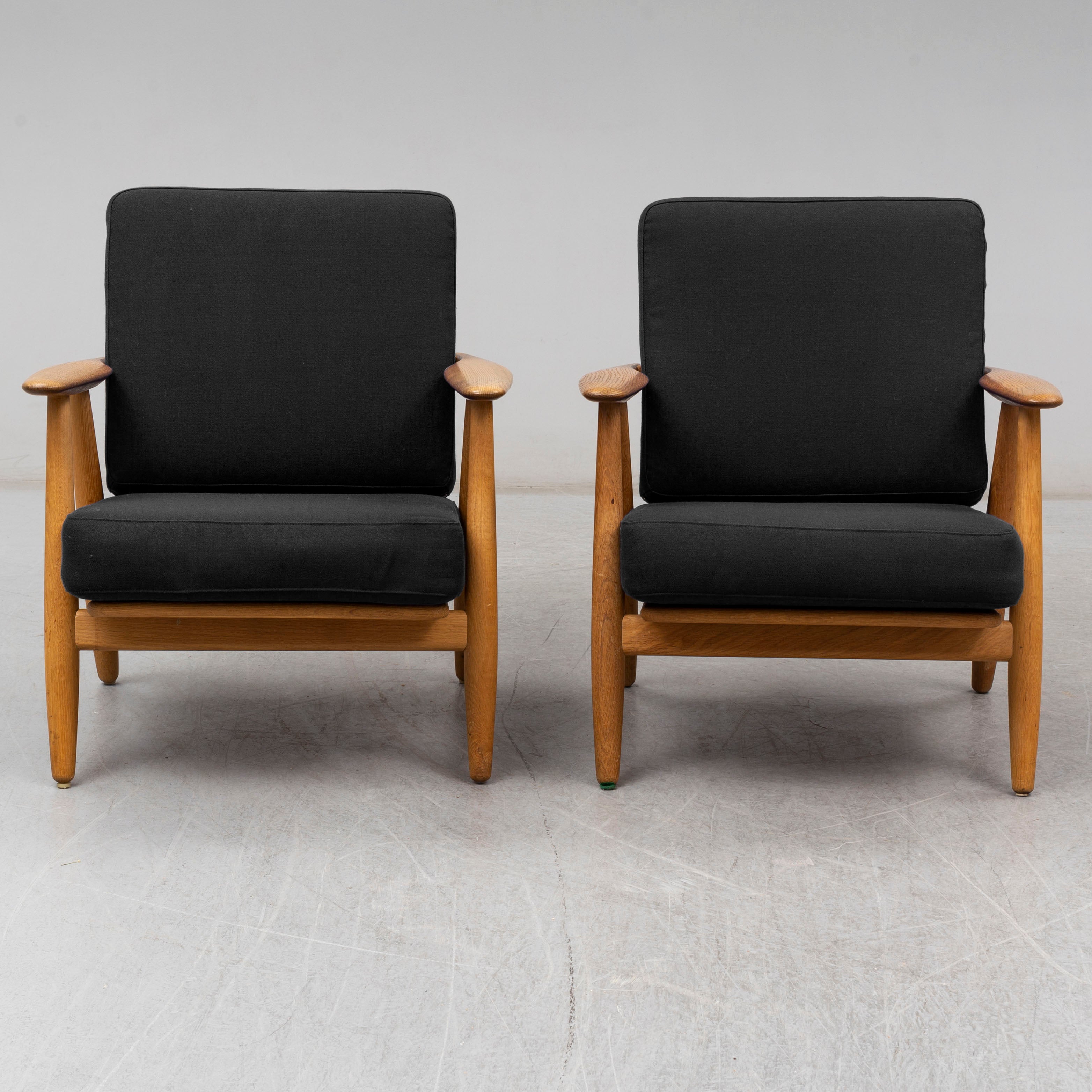 Hans J. Wegner GE-240 “Cigar” Armchairs for Getama, Denmark, Pair
