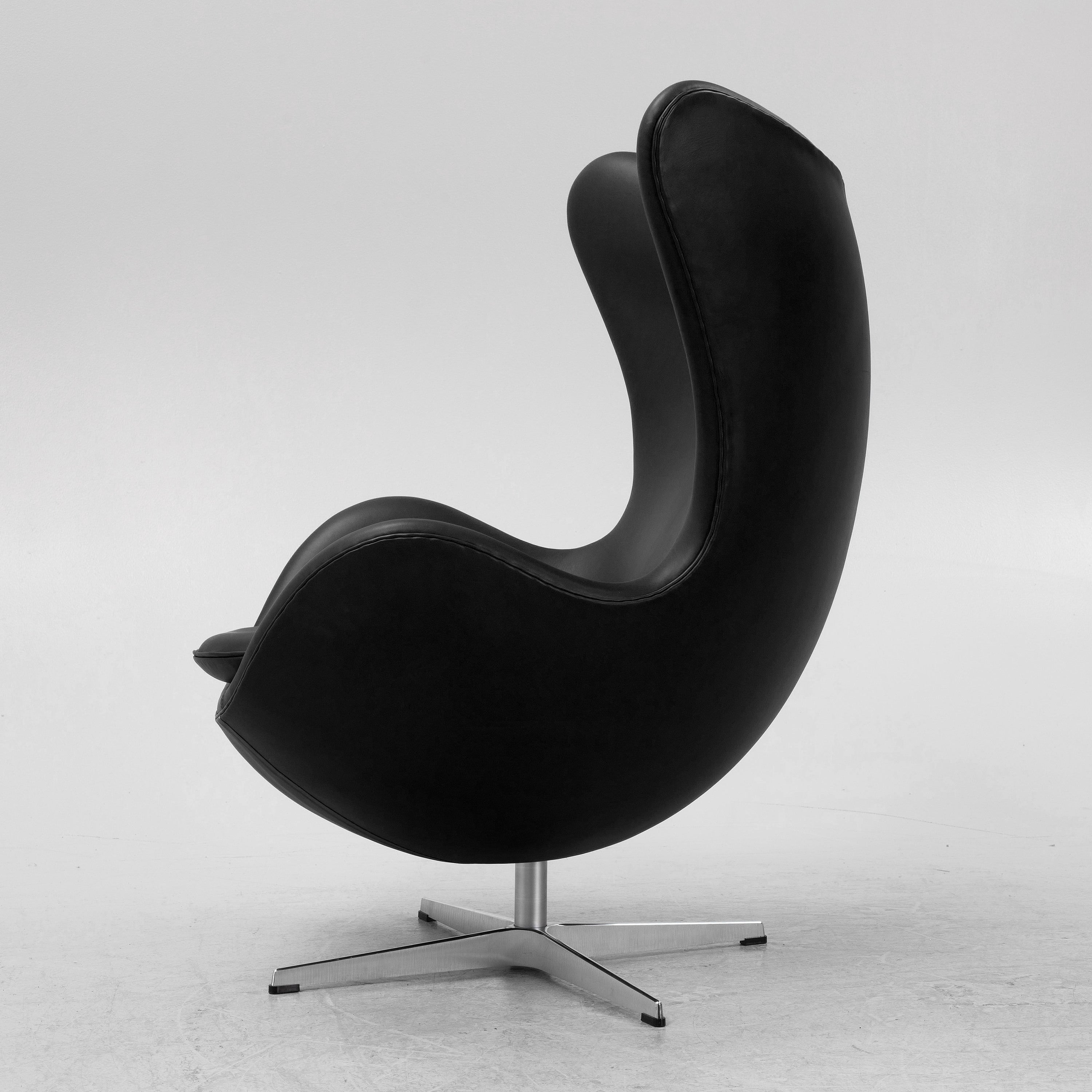 Arne Jacobsen Egg Chair for Fritz Hansen, Black Leather