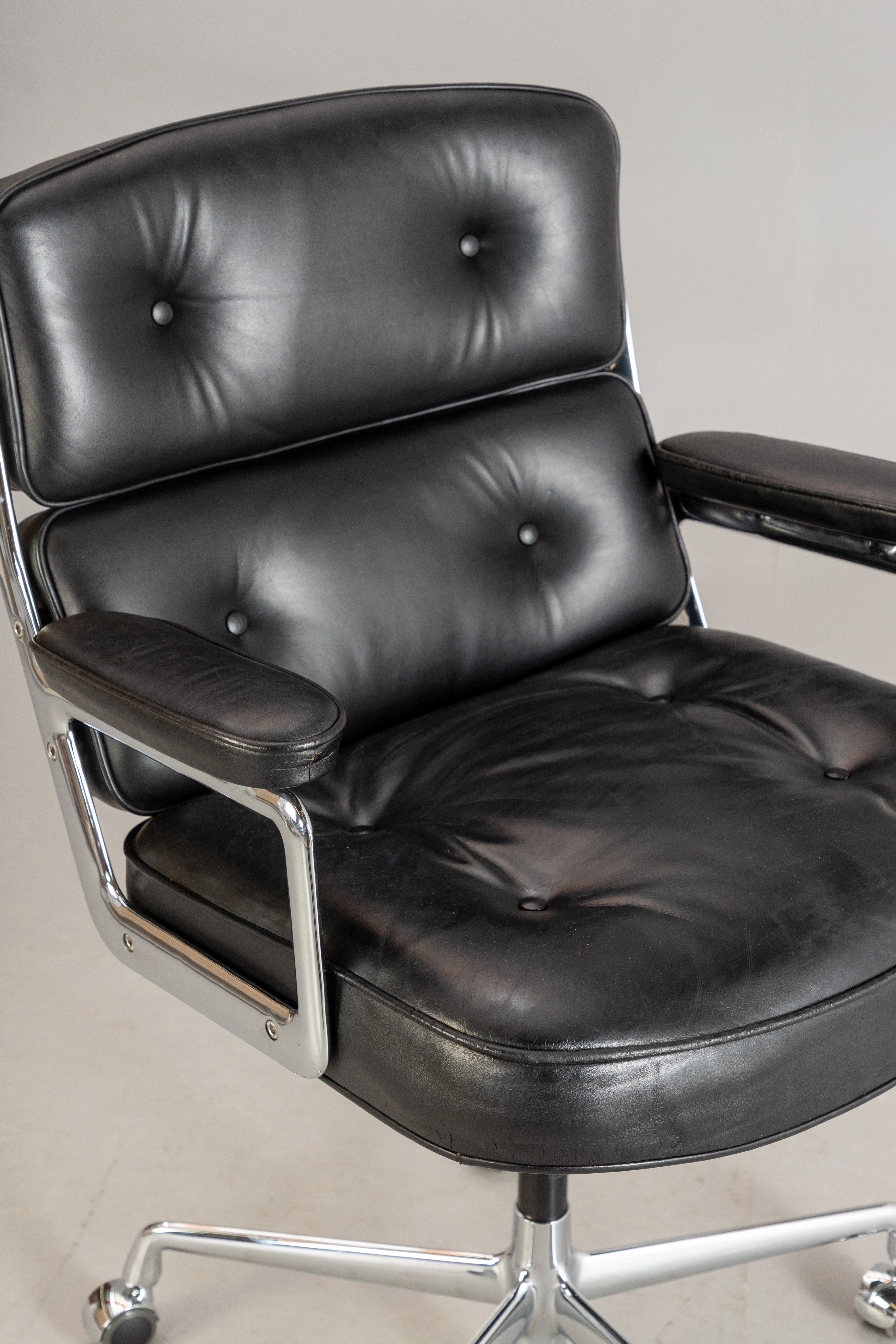 Charles & Ray Eames ES 104 Lobby Chair for Herman Miller