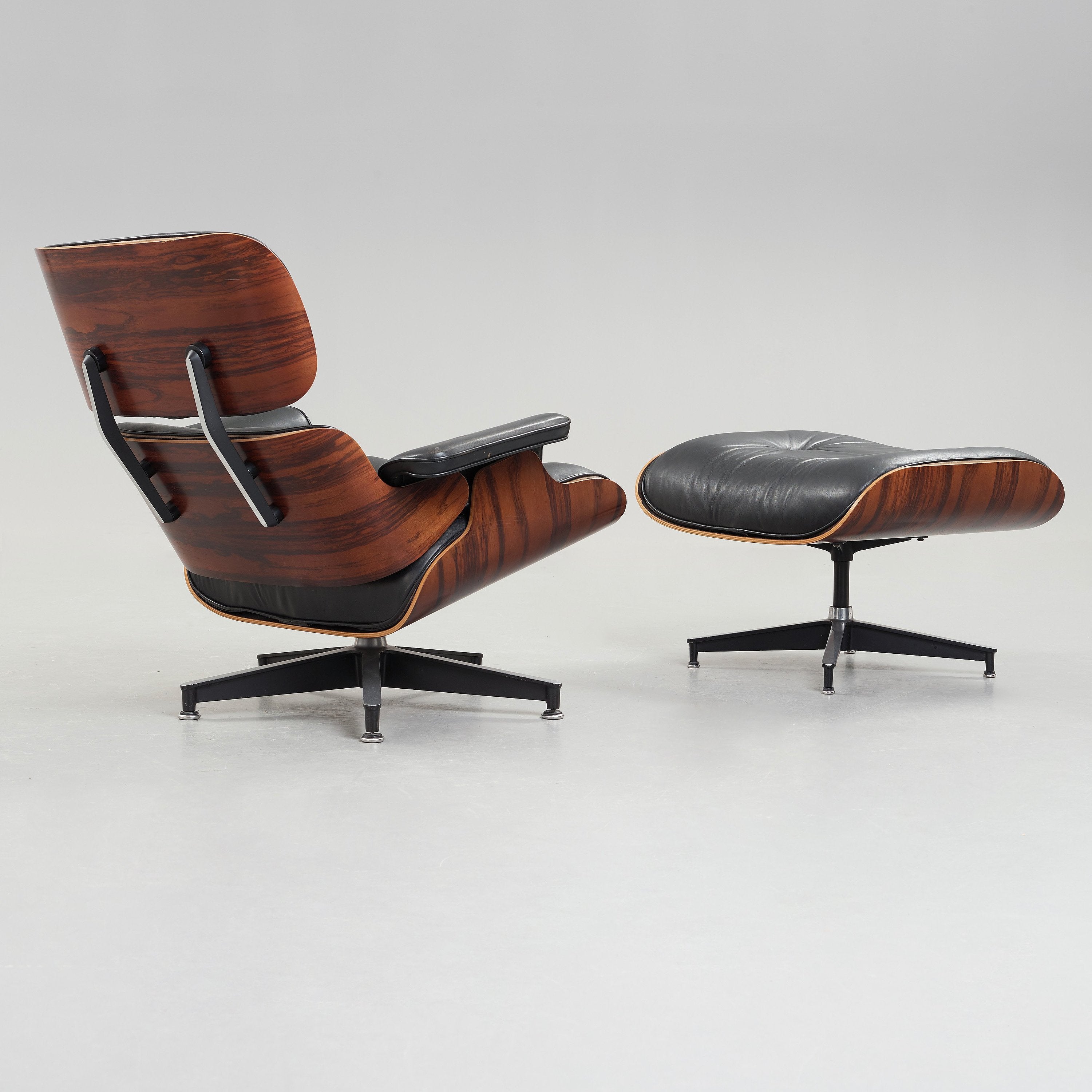 Charles & Ray Eames Lounge Chair and Ottoman for Herman Miller in Rosewood