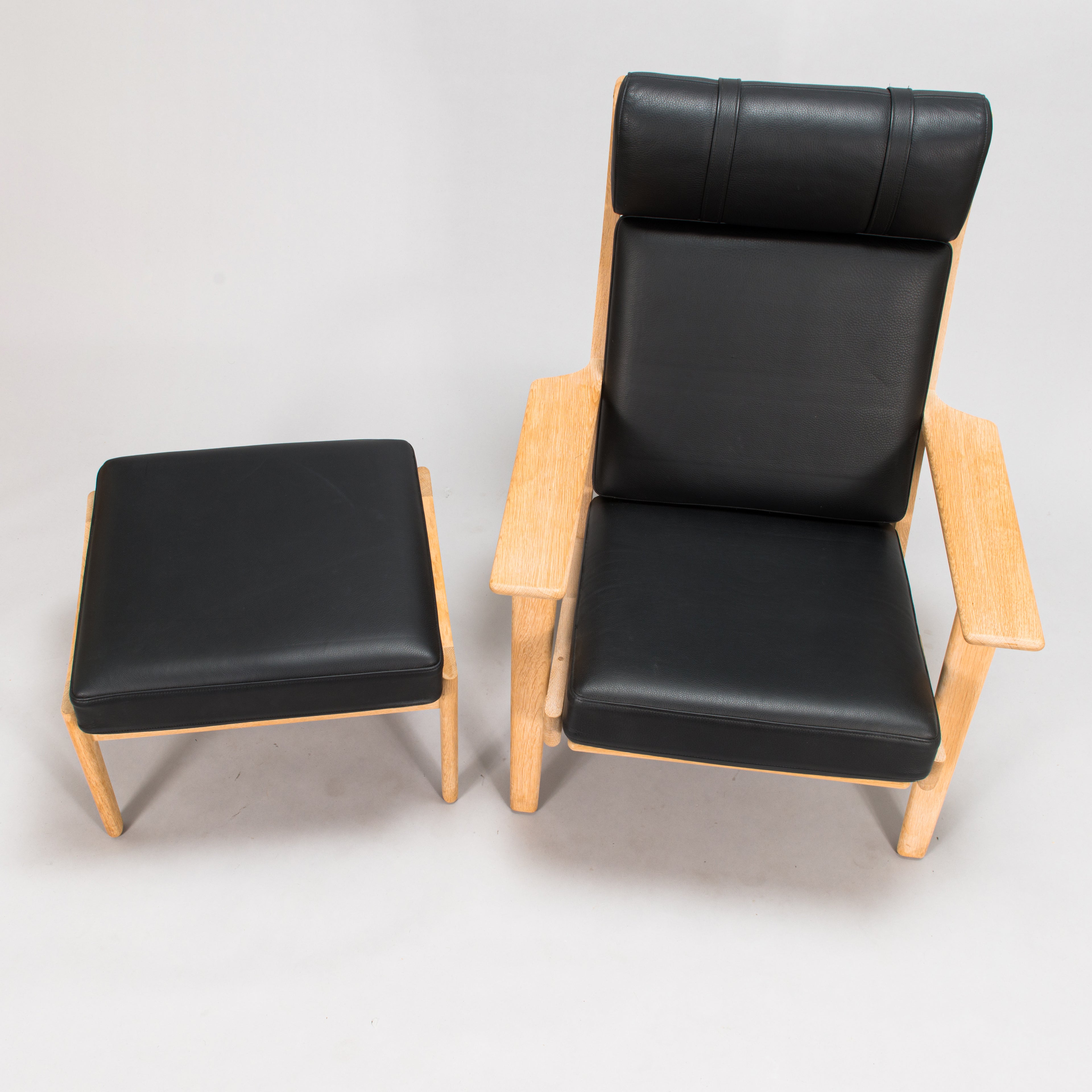 Hans J. Wegner GE-290A Lounge Chair and Ottoman for Getama in Black Leather