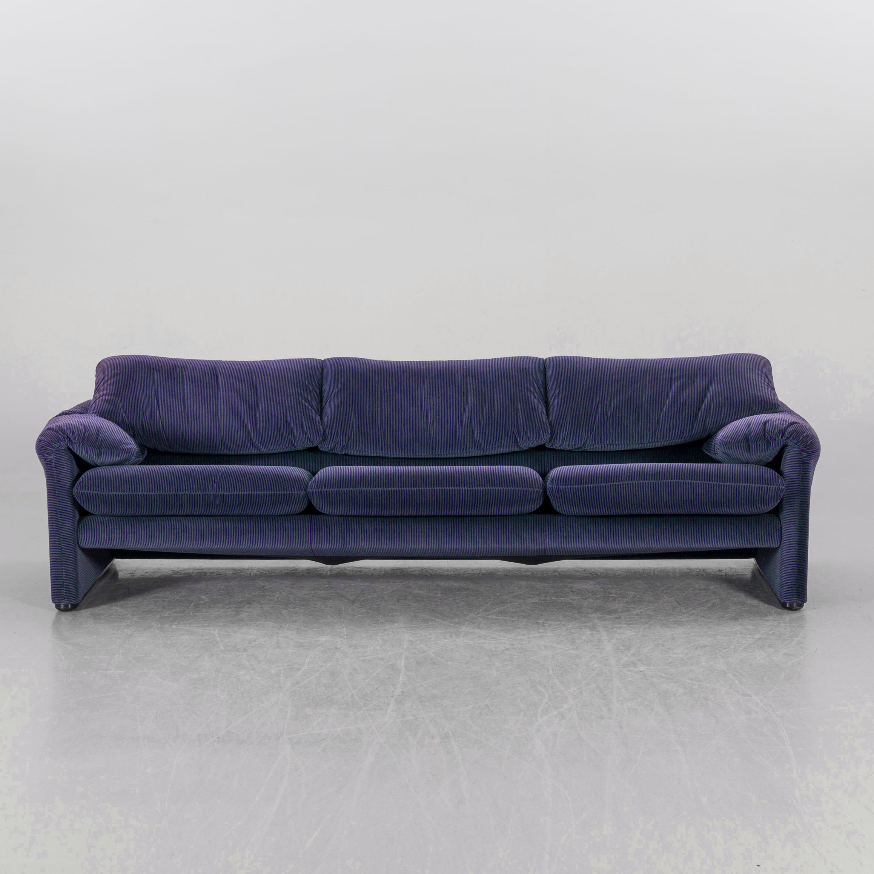 Maralunga Sofa by Vico Magistretti for Cassina