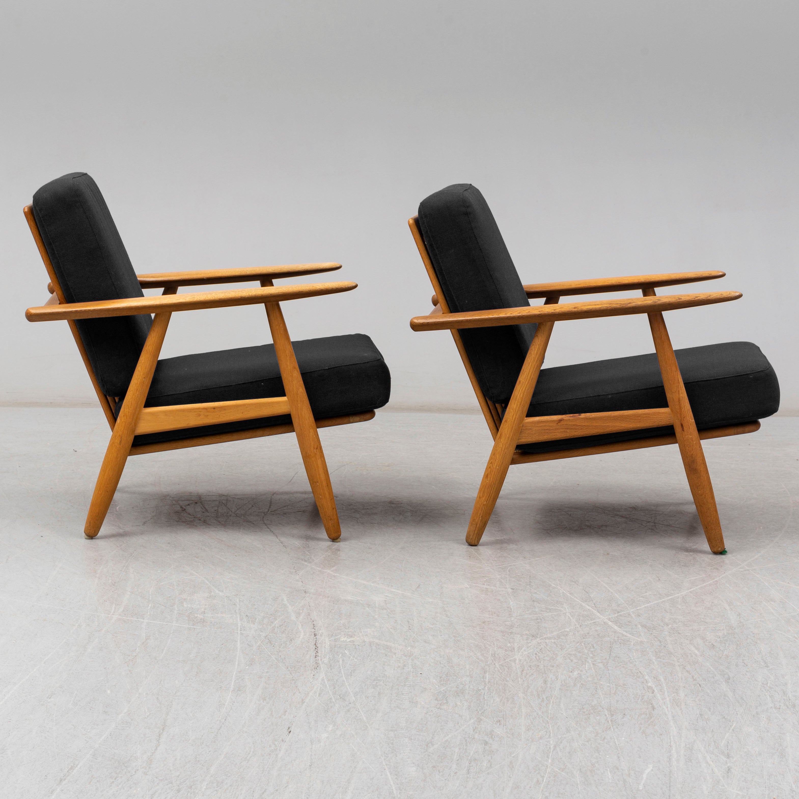 Hans J. Wegner GE-240 “Cigar” Armchairs for Getama, Denmark, Pair