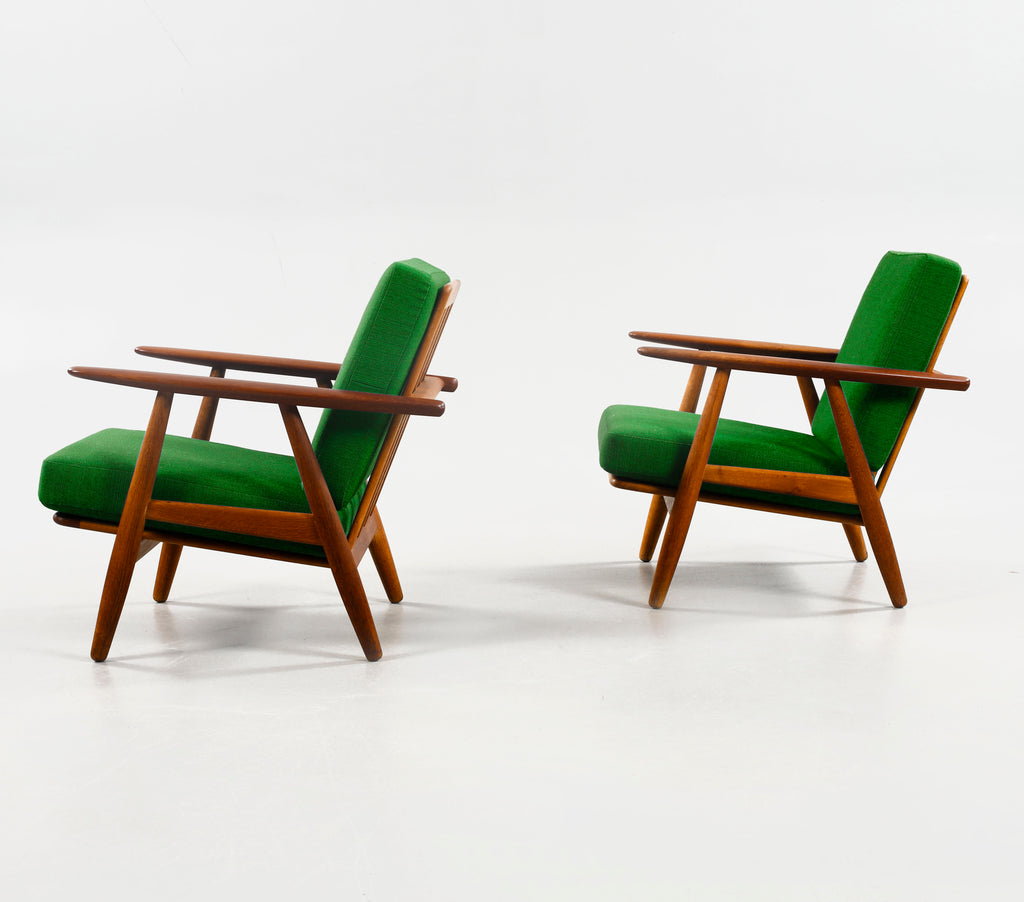 Hans J. Wegner GE-240 "Cigarren" Lounge Chairs for Getama, Pair