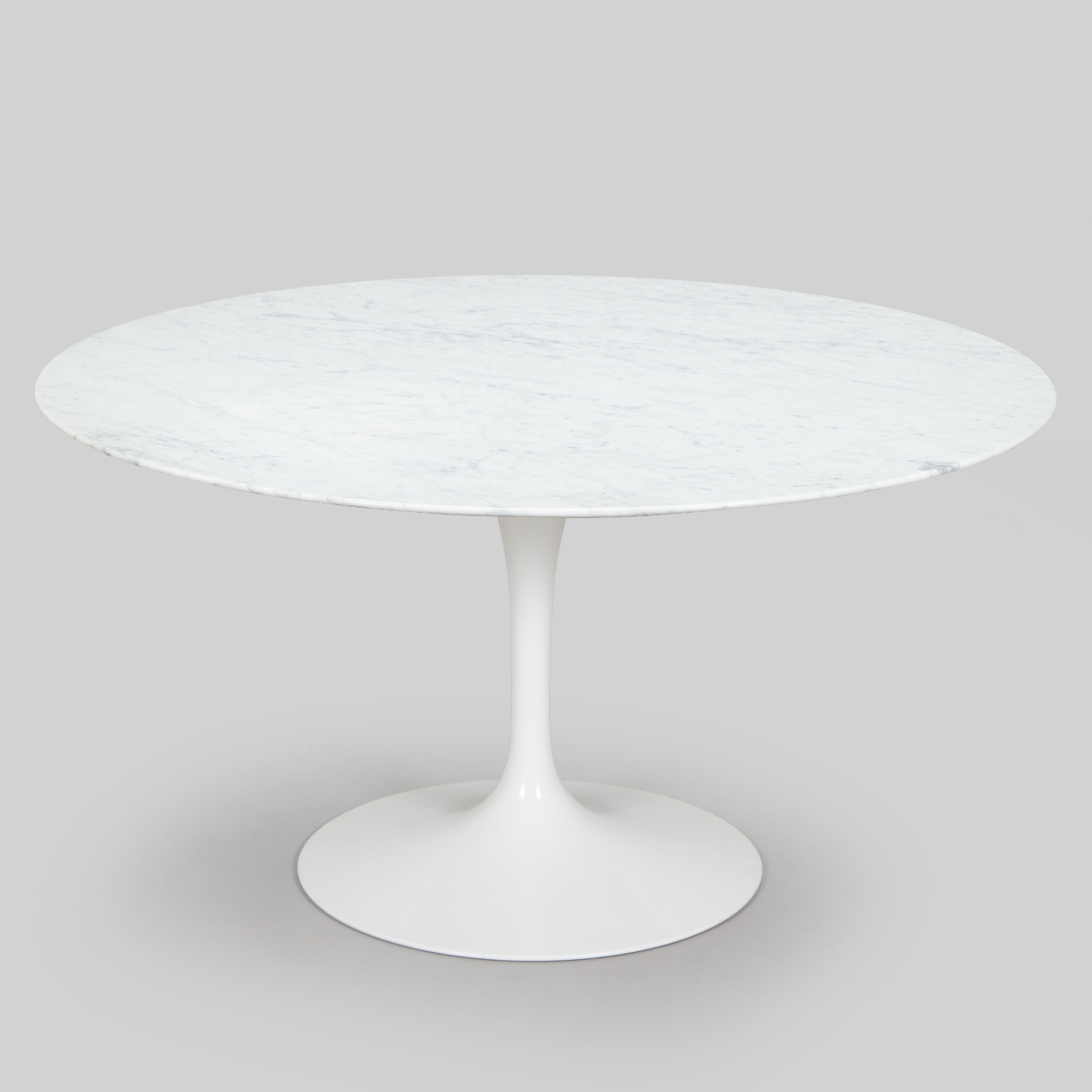 Tulip Dining Set by Eero Saarinen for Knoll International