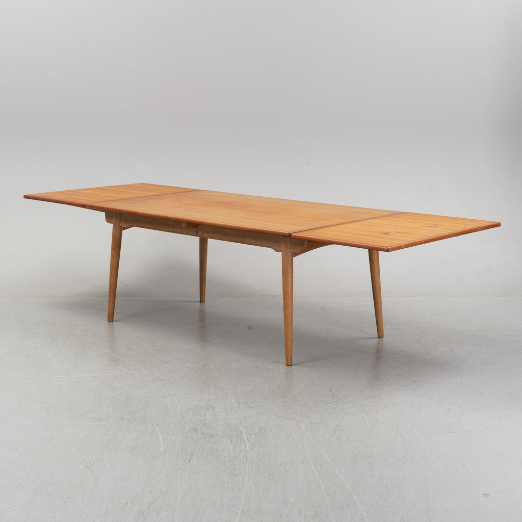 Hans J. Wegner W2 Dining Chairs and AT-312 Extension Table for C.M. Madsen & Andreas Tuck
