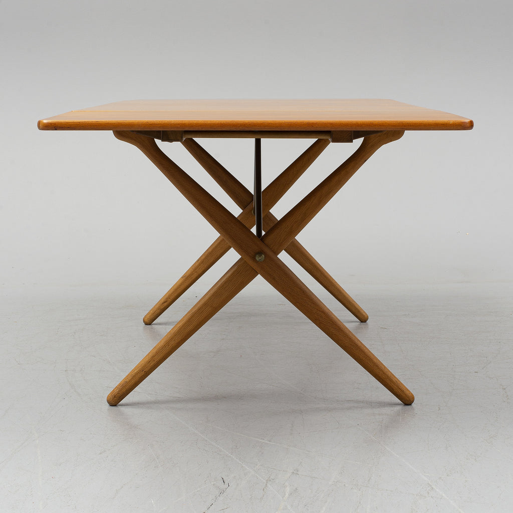 Hans J. Wegner AT-304 Drop-Leaf Dining Table for Andreas Tuck in Teak