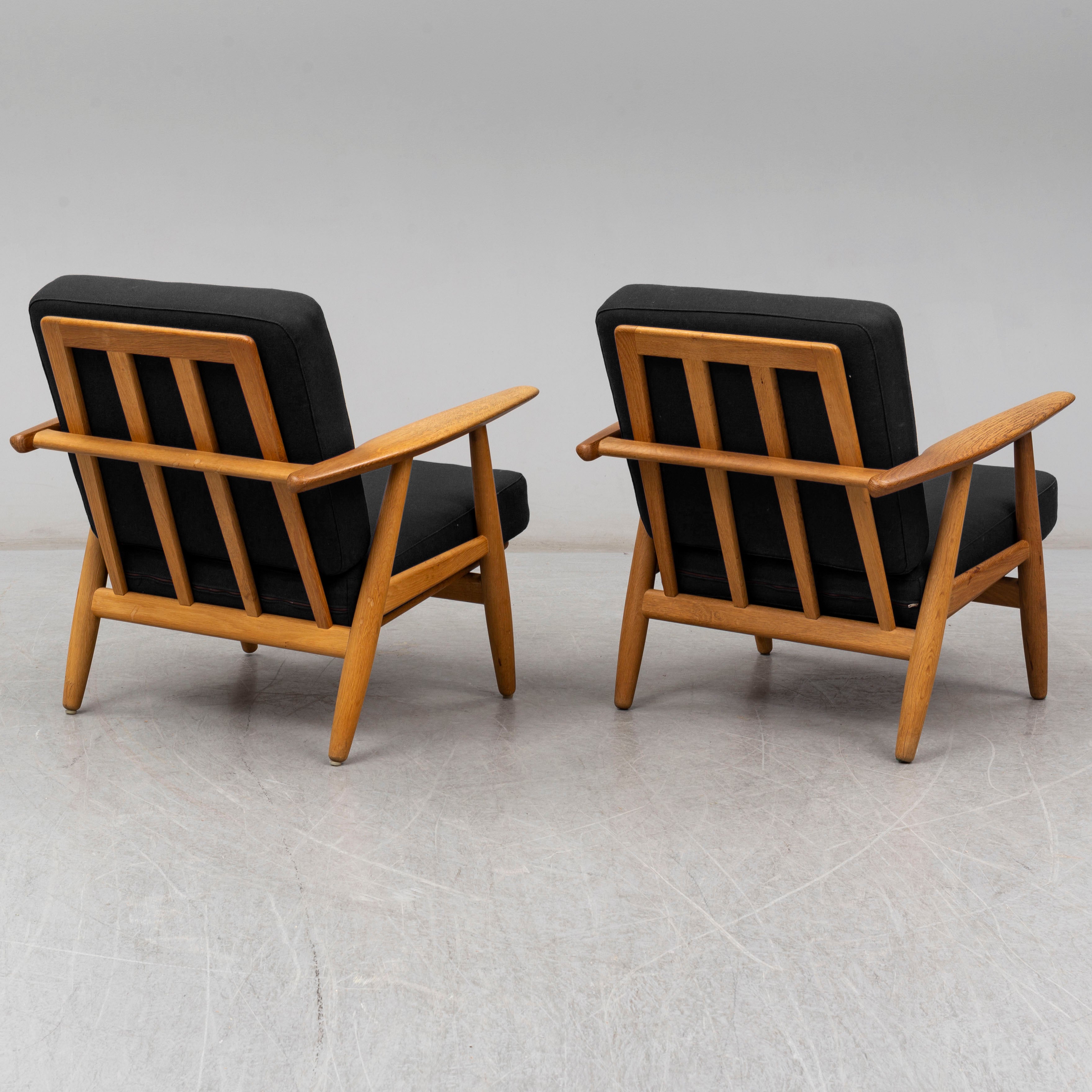 Hans J. Wegner GE-240 “Cigar” Armchairs for Getama, Denmark, Pair