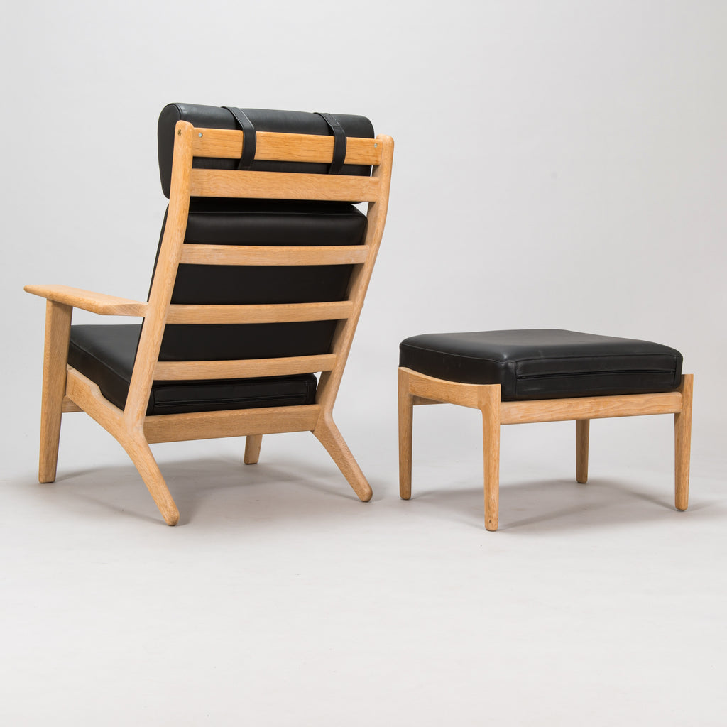 Hans J. Wegner GE-290A Lounge Chair and Ottoman for Getama in Black Leather