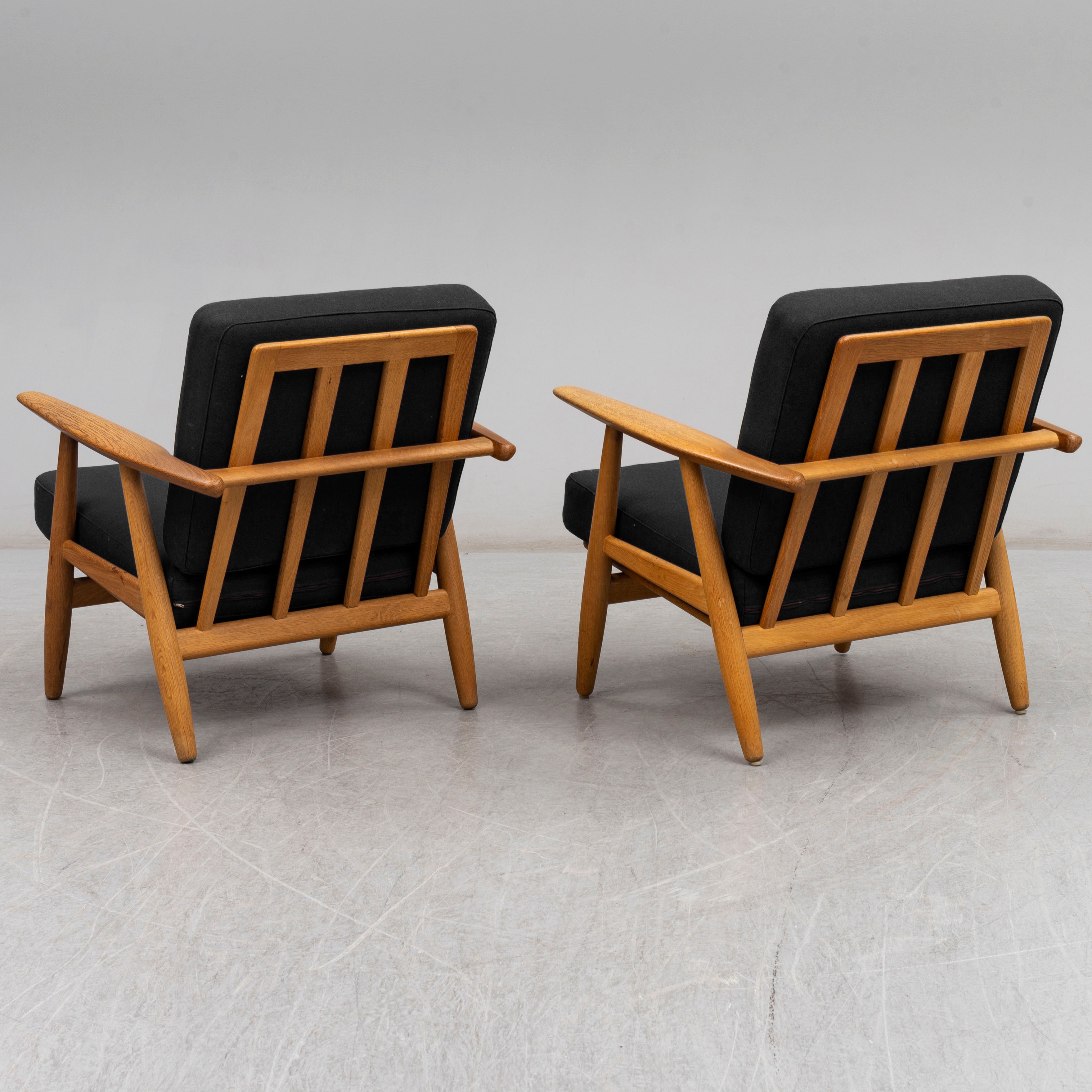 Hans J. Wegner GE-240 “Cigar” Armchairs for Getama, Denmark, Pair