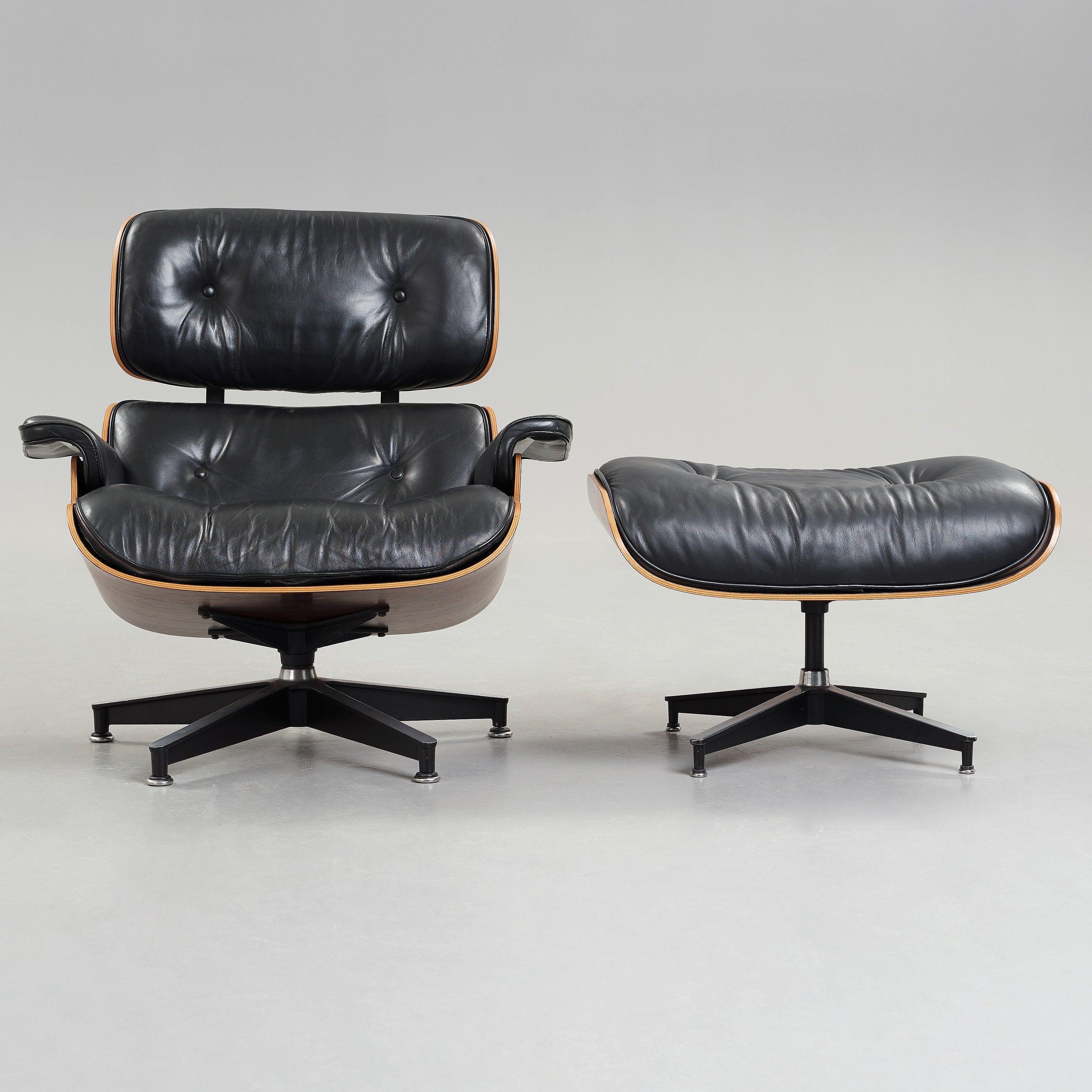 Charles & Ray Eames Lounge Chair and Ottoman for Herman Miller in Rosewood