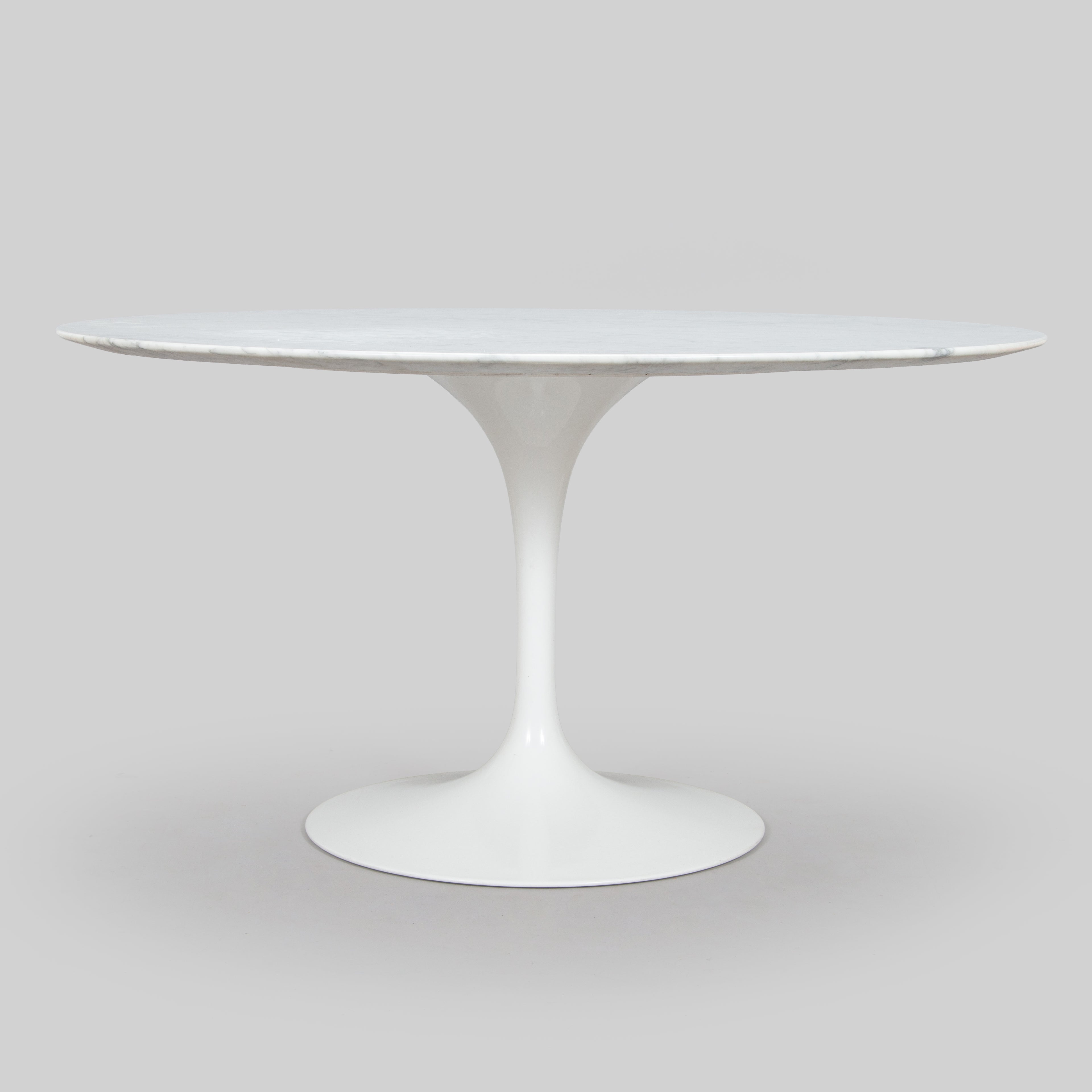 Tulip Dining Set by Eero Saarinen for Knoll International