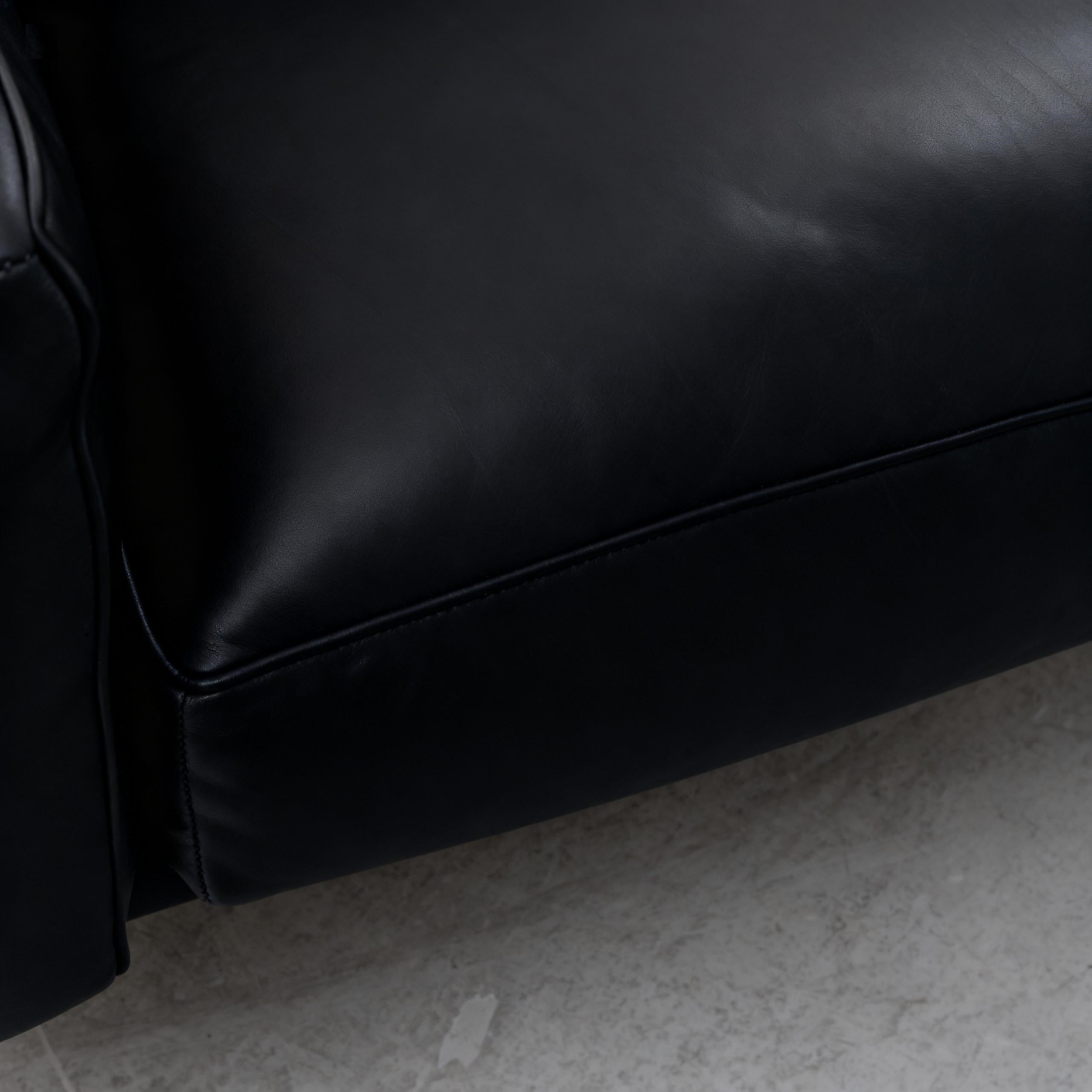 Mario Bellini Duc Lounge Chairs for Cassina, Pair in Black Leather