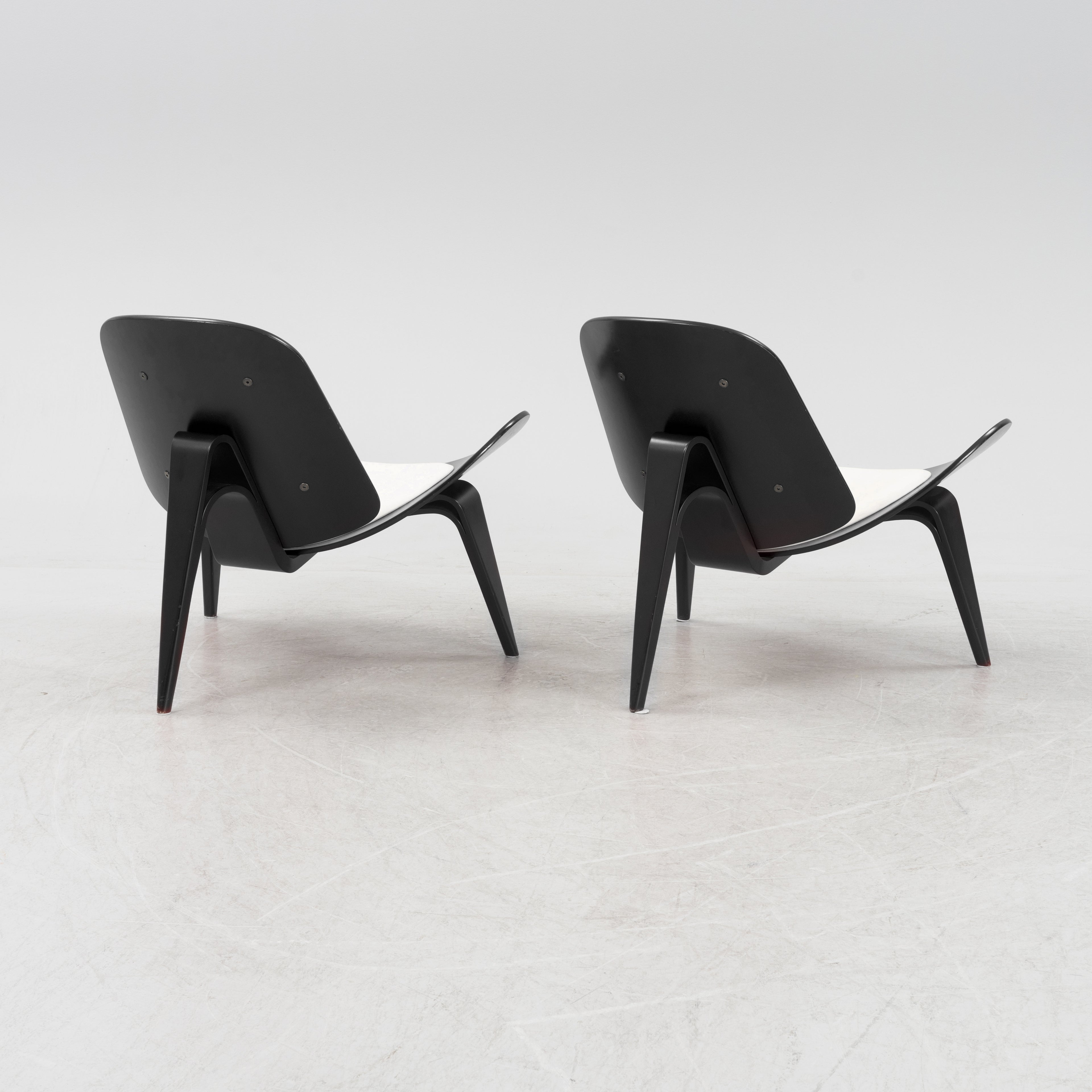 Hans J. Wegner CH07 Shell Chairs for Carl Hansen & Søn, Denmark, Pair