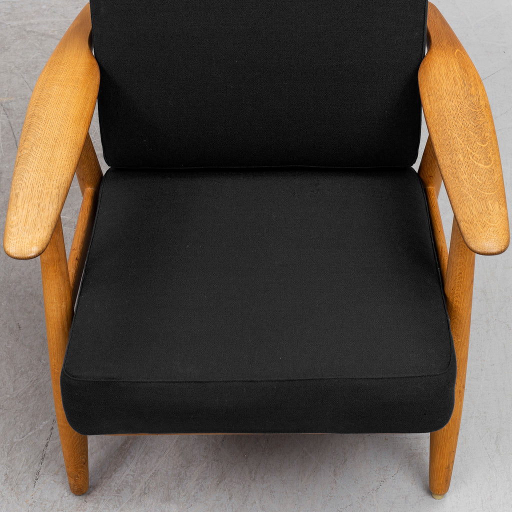 Hans J. Wegner GE-240 “Cigar” Armchairs for Getama, Denmark, Pair
