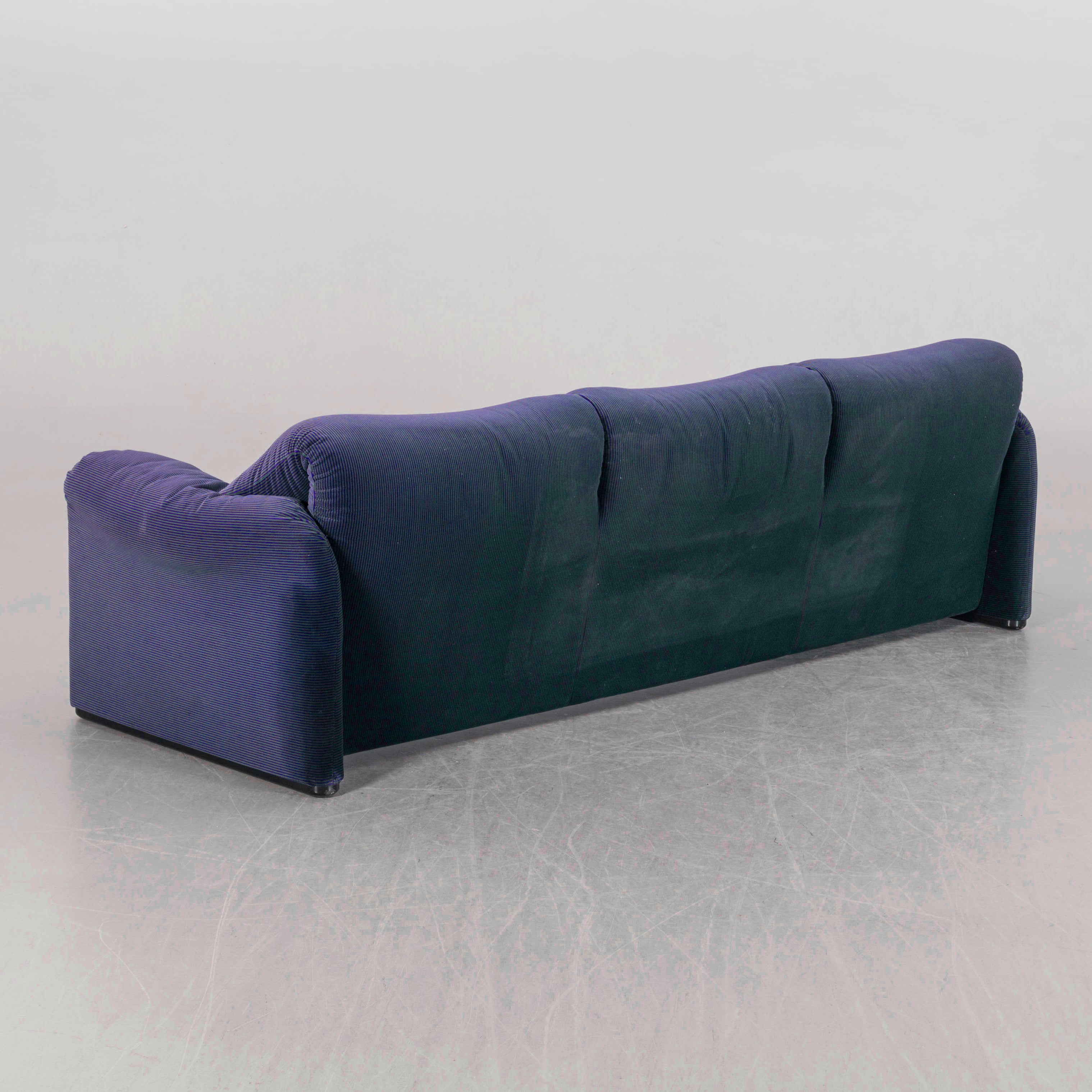 Maralunga Sofa by Vico Magistretti for Cassina