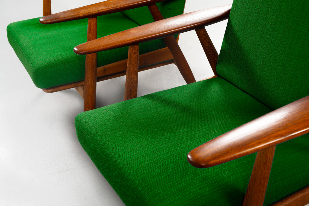 Hans J. Wegner GE-240 "Cigarren" Lounge Chairs for Getama, Pair