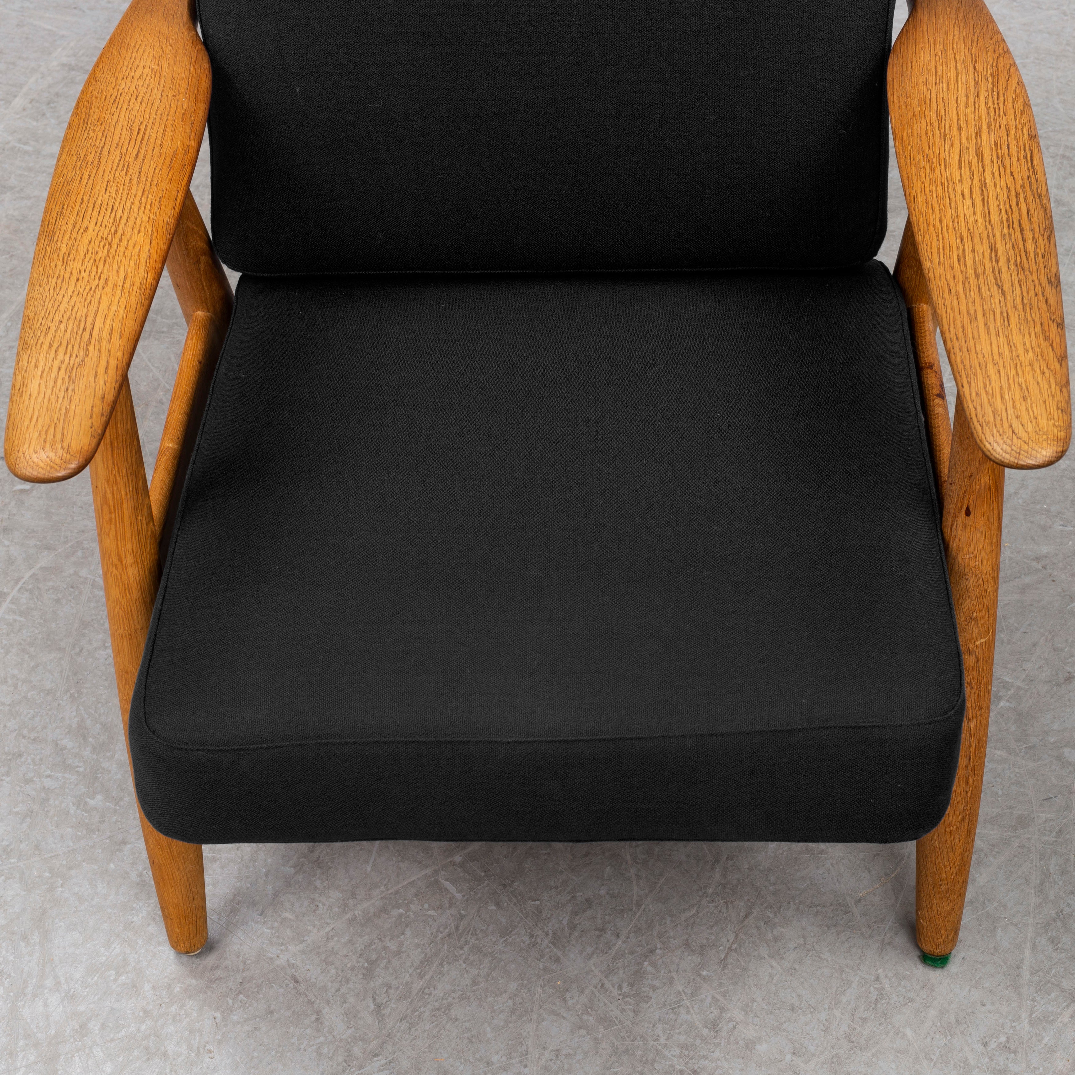 Hans J. Wegner GE-240 “Cigar” Armchairs for Getama, Denmark, Pair