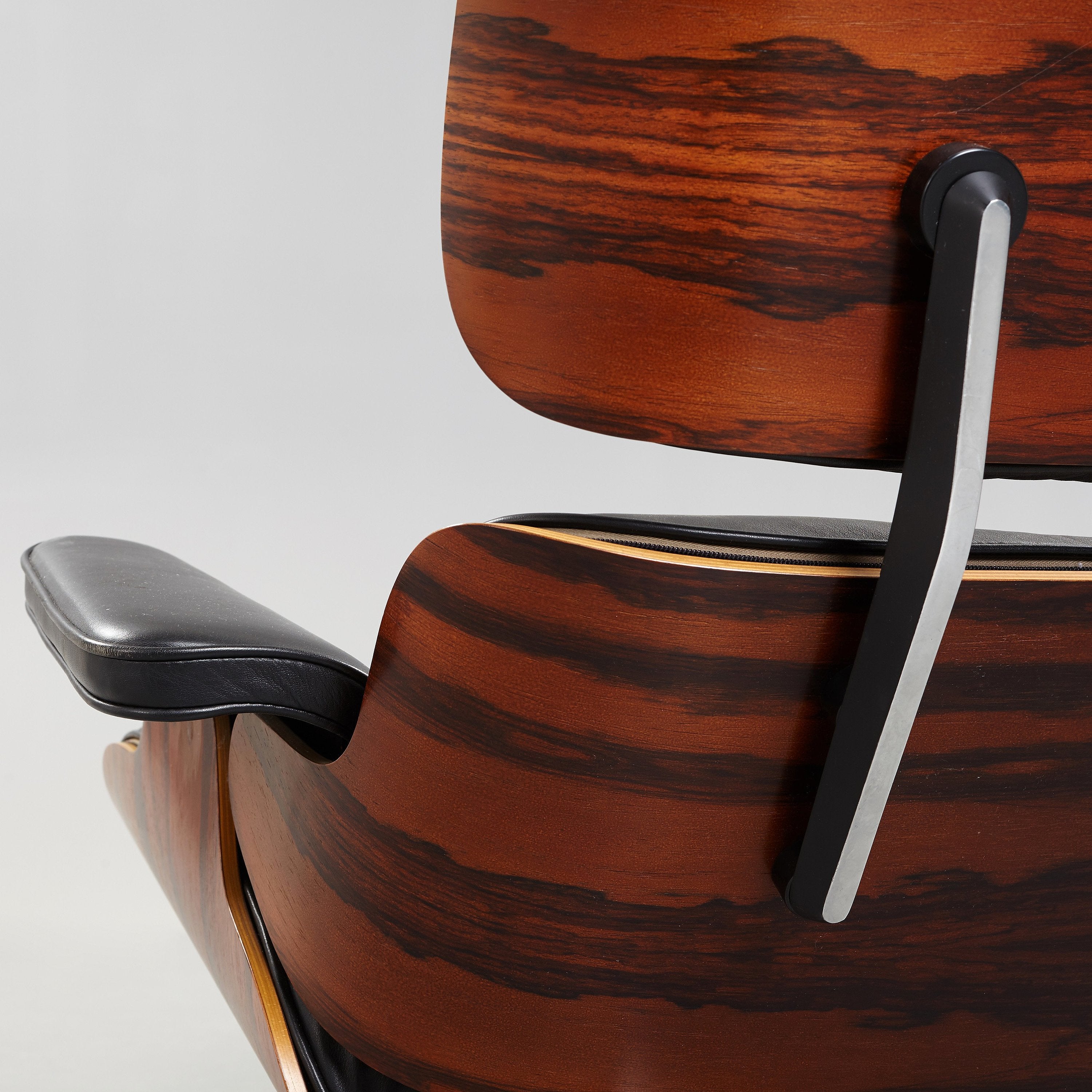 Charles & Ray Eames Lounge Chair and Ottoman for Herman Miller in Rosewood