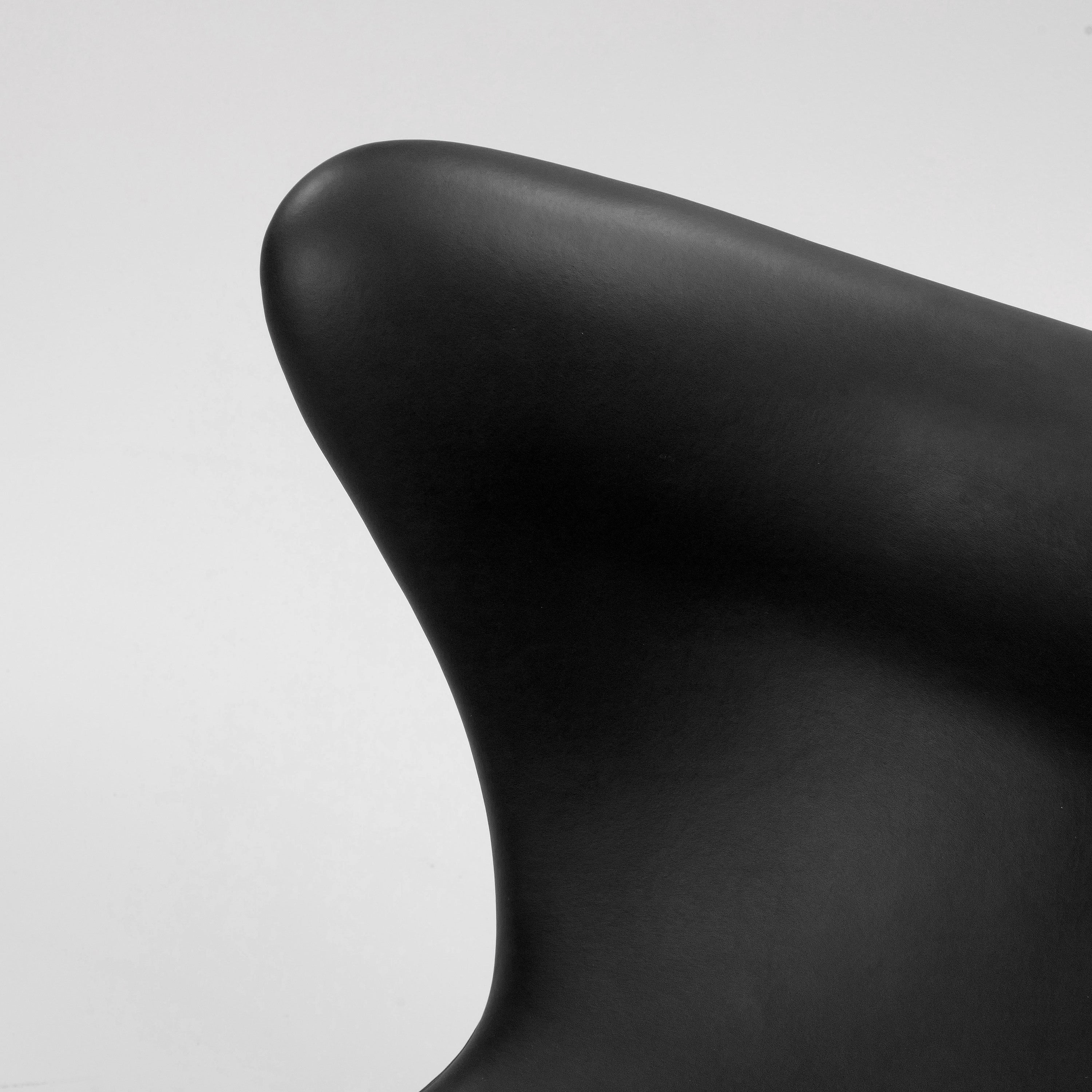 Arne Jacobsen Egg Chair for Fritz Hansen, Black Leather